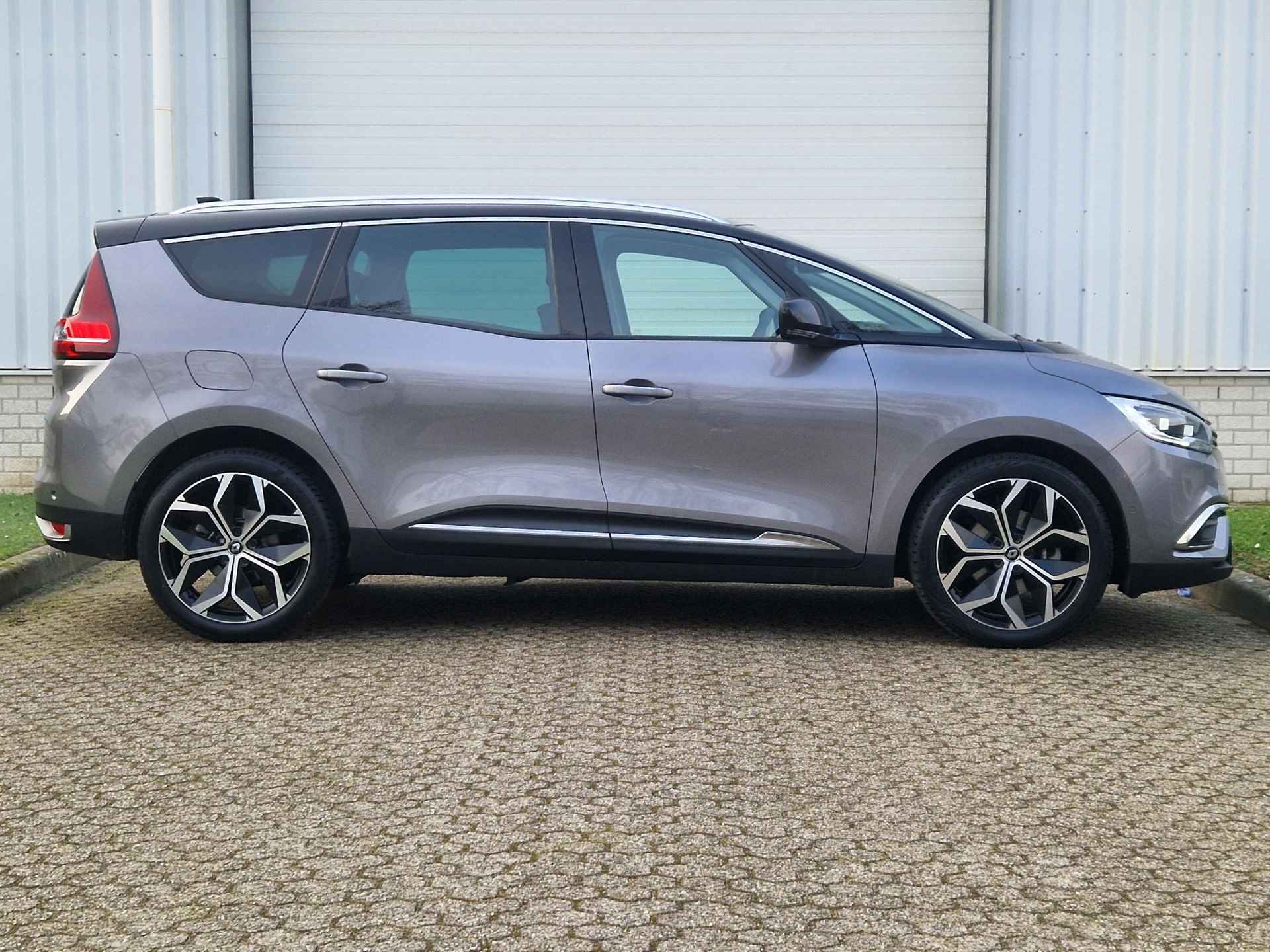 Renault Grand Scénic 1.3 TCe Intens 7p. Automaat / 1500kg Trekgewicht / 1e Eigenaar / Dealer Onderhouden / Apple Carplay & Android Auto / + Zomerbanden / Stoel Verwarming / Cruise Control / Achteruitrijcamera / Navigatie / - 19/40