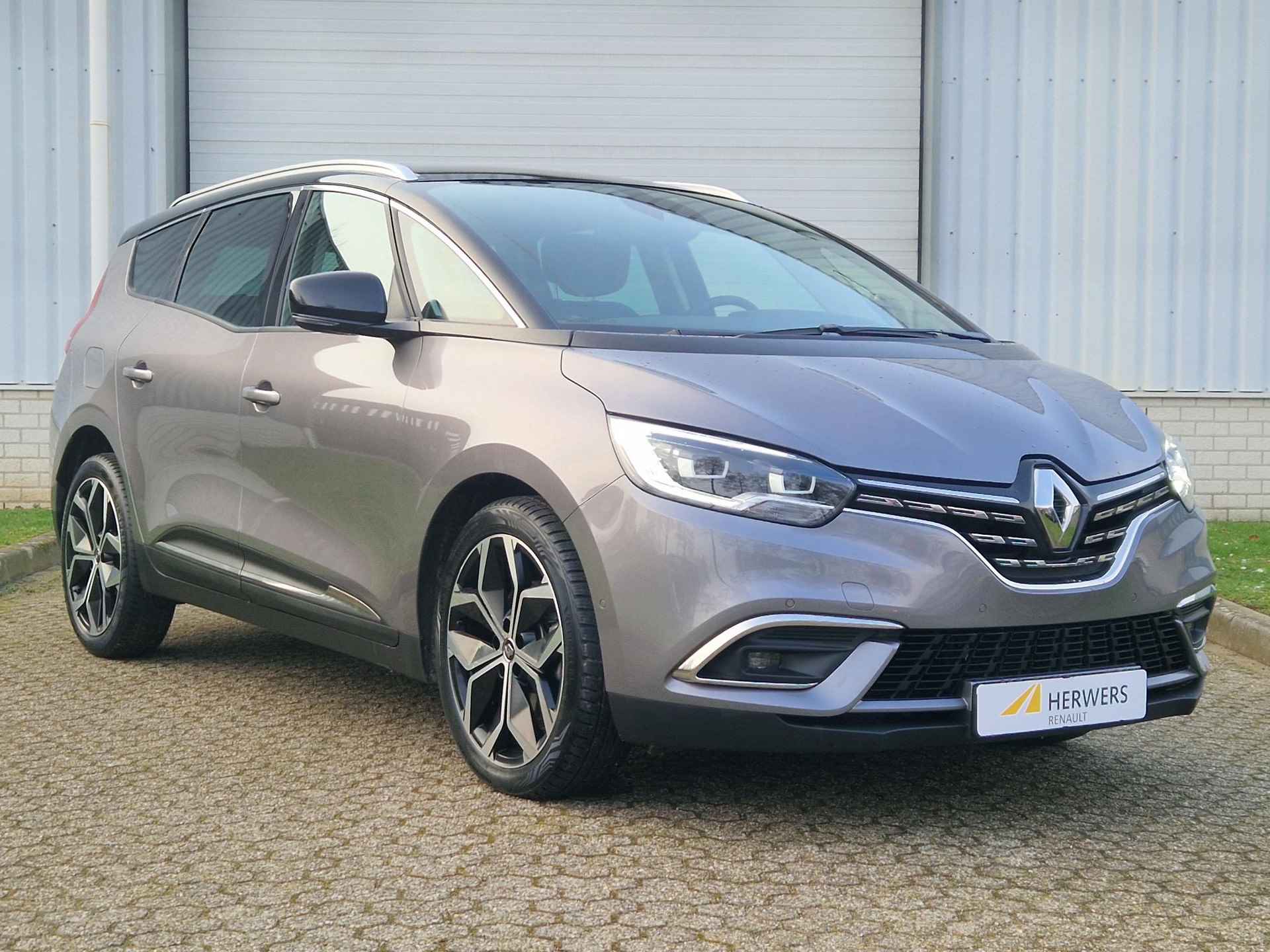 Renault Grand Scénic 1.3 TCe Intens 7p. Automaat / 1500kg Trekgewicht / 1e Eigenaar / Dealer Onderhouden / Apple Carplay & Android Auto / + Zomerbanden / Stoel Verwarming / Cruise Control / Achteruitrijcamera / Navigatie / - 20/40