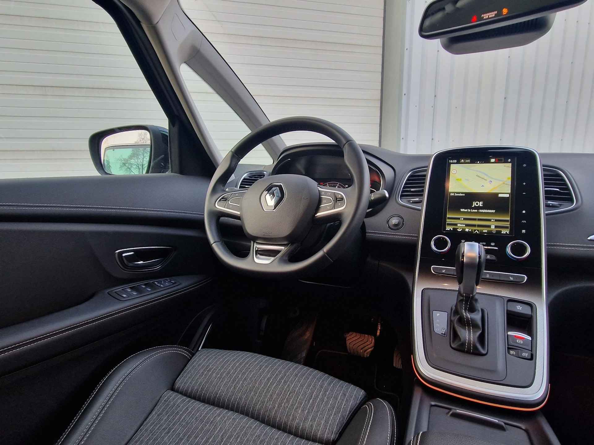 Renault Grand Scénic 1.3 TCe Intens 7p. Automaat / 1500kg Trekgewicht / 1e Eigenaar / Dealer Onderhouden / Apple Carplay & Android Auto / + Zomerbanden / Stoel Verwarming / Cruise Control / Achteruitrijcamera / Navigatie / - 21/40