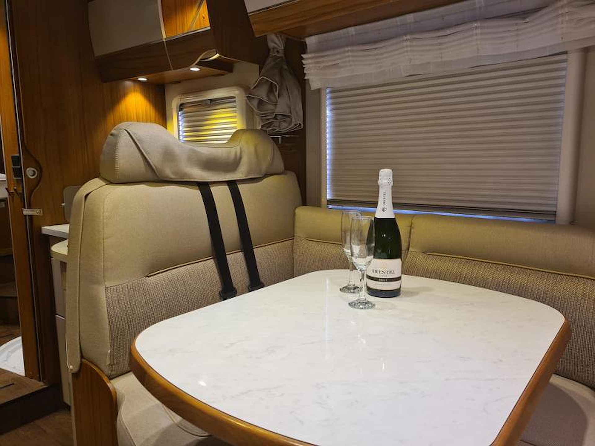 Hymer Tramp 698  Silverline Queensbed - 9/25