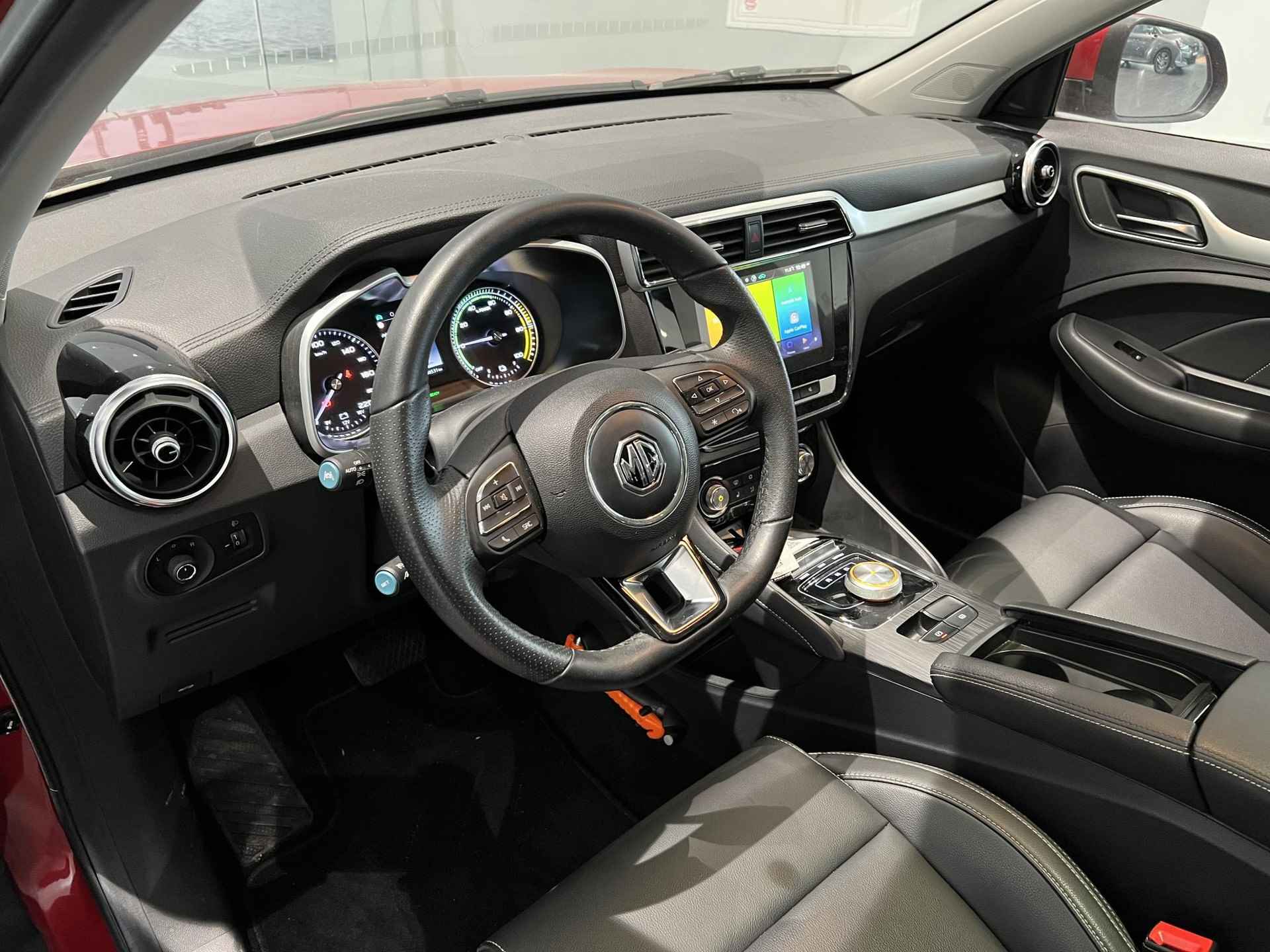 MG ZS EV Luxury 45 kWh / Apple Carplay / Schuif-kantel dak / Camera - 11/25