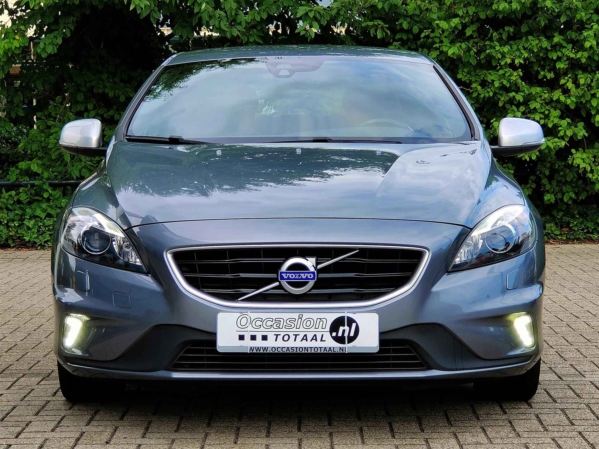 Volvo V40 2.0 D2 R-Design Business - 2/24