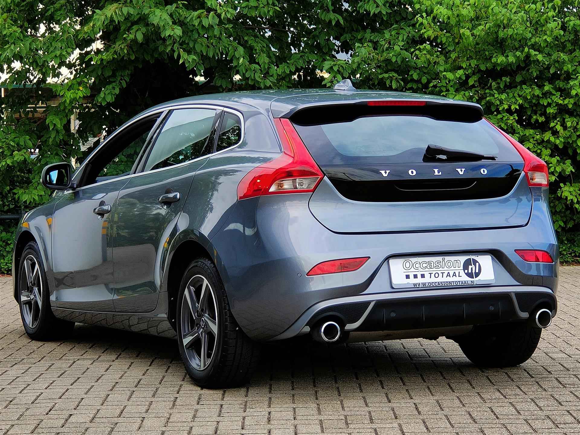 Volvo V40 2.0 D2 R-Design Business - 4/24