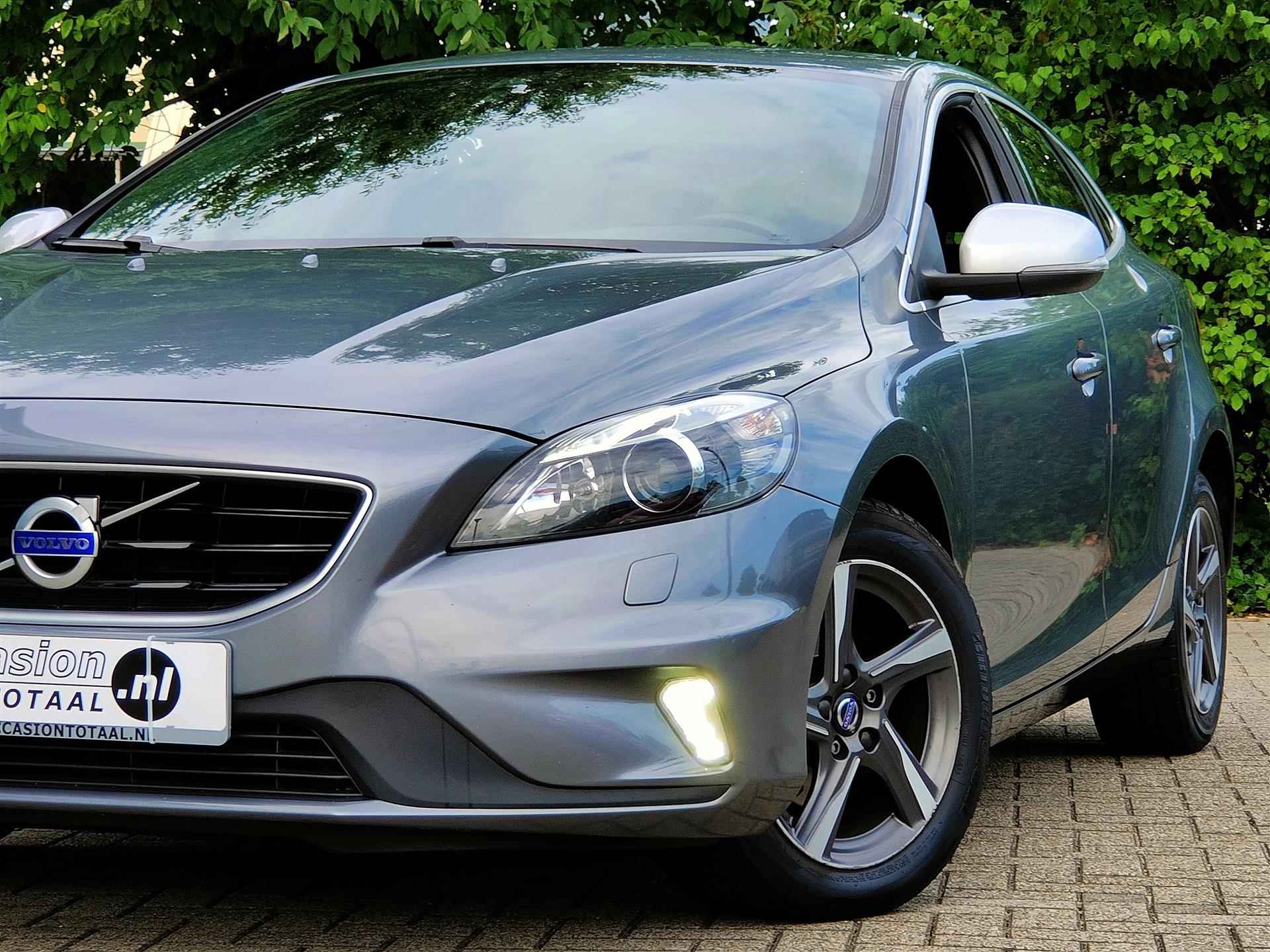 Volvo V40 2.0 D2 R-Design Business - 7/24