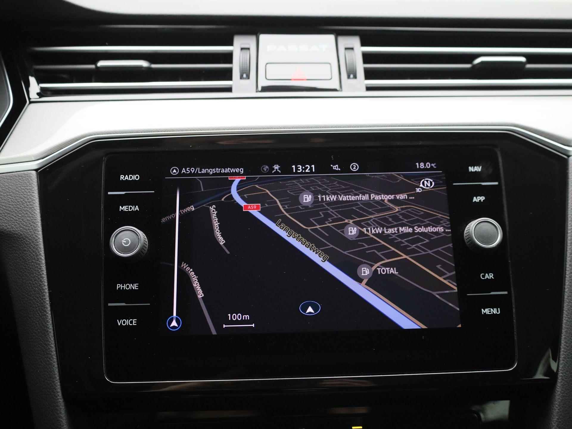 Volkswagen Passat Variant 1.5 TSI Elegance | Navigatie | Camera | LED Verlichting | Carplay | Climate Control | - 17/37