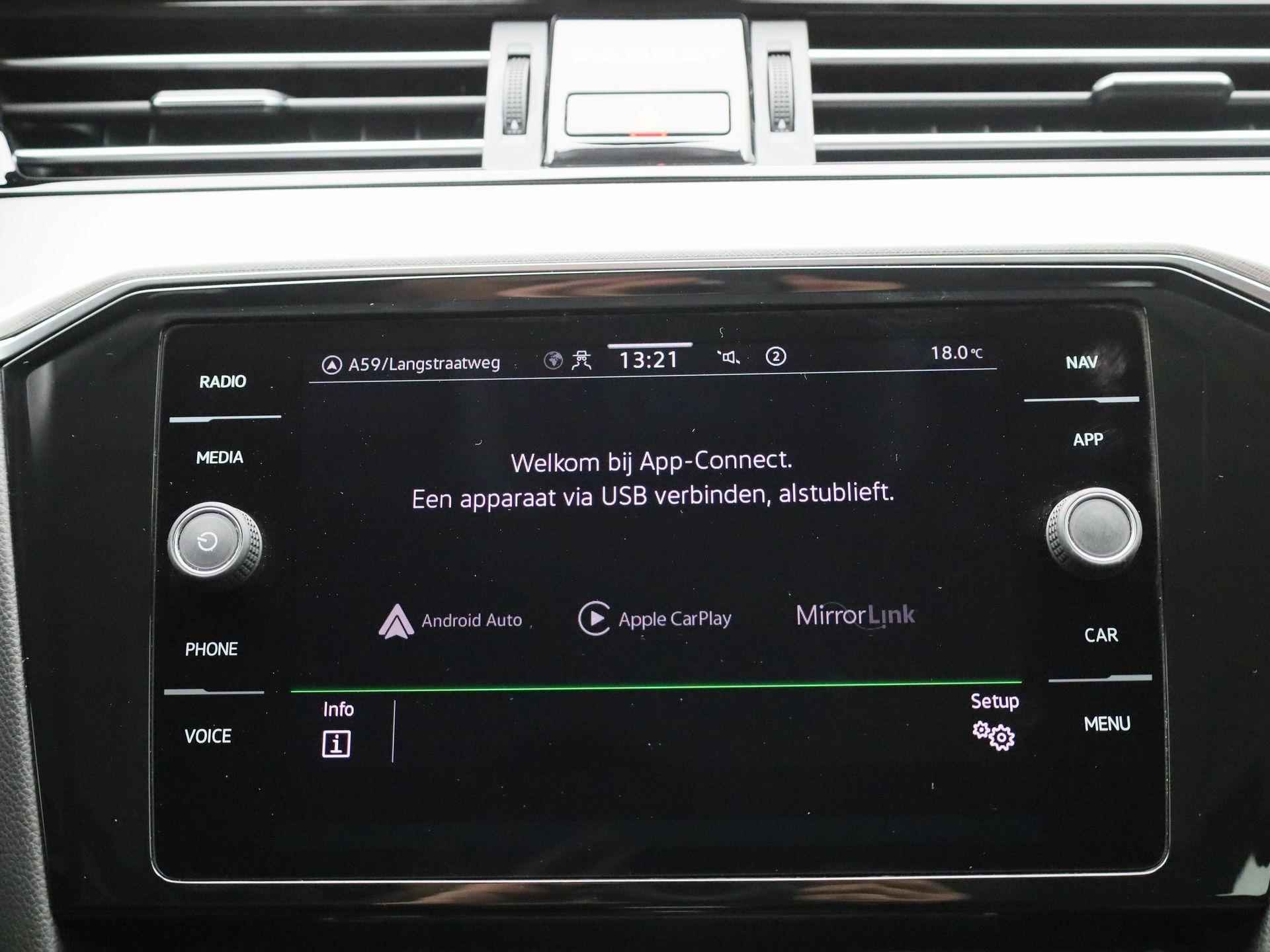 Volkswagen Passat Variant 1.5 TSI Elegance | Navigatie | Camera | LED Verlichting | Carplay | Climate Control | - 24/37