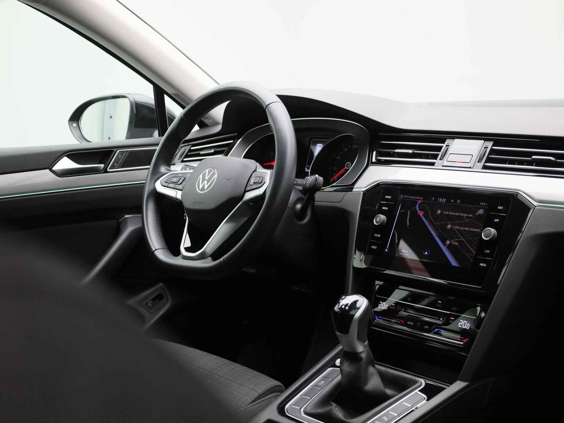 Volkswagen Passat Variant 1.5 TSI Elegance | Navigatie | Camera | LED Verlichting | Carplay | Climate Control | - 31/37