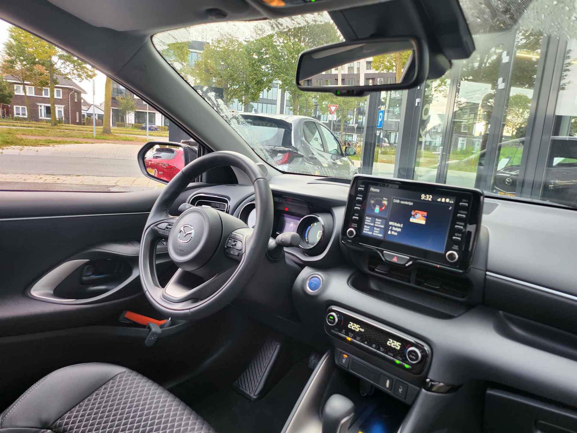 Mazda 2 Hybrid Automaat 1.5 Select /Panorama/ECC/Keyless/DAB/Head-up/CarPlay/16 inch LMV - 12/39