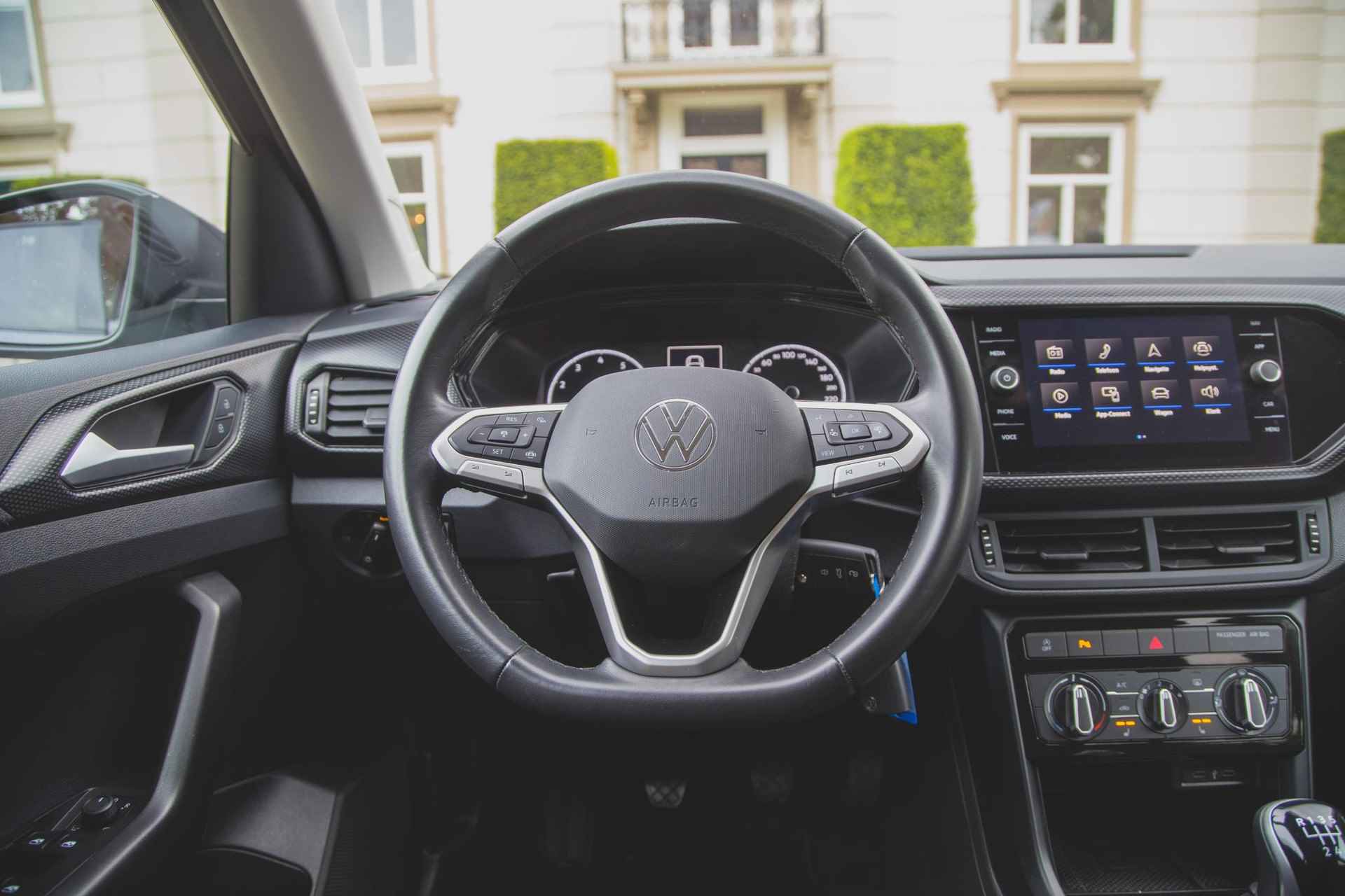 Volkswagen T-Cross 1.0 TSI Life Carplay | Stoelverwarming | PDC | 1e eign - 18/44