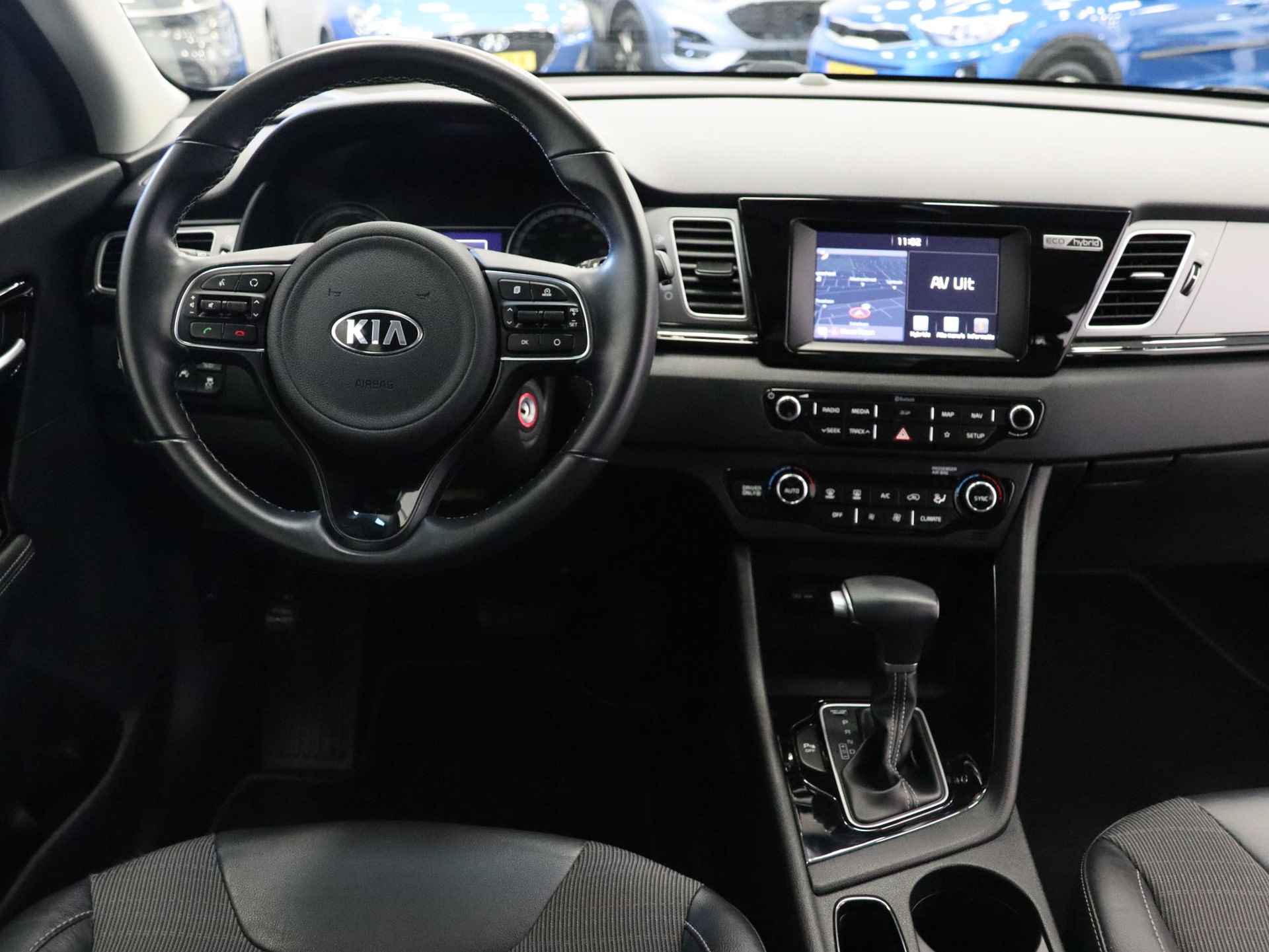 Kia Niro 1.6 GDi Hybrid First Edition | Navigatie | Camera | Climate control | Cruise control | Parkeersensoren achter | 18inch lichtmetalen velgen | - 18/35
