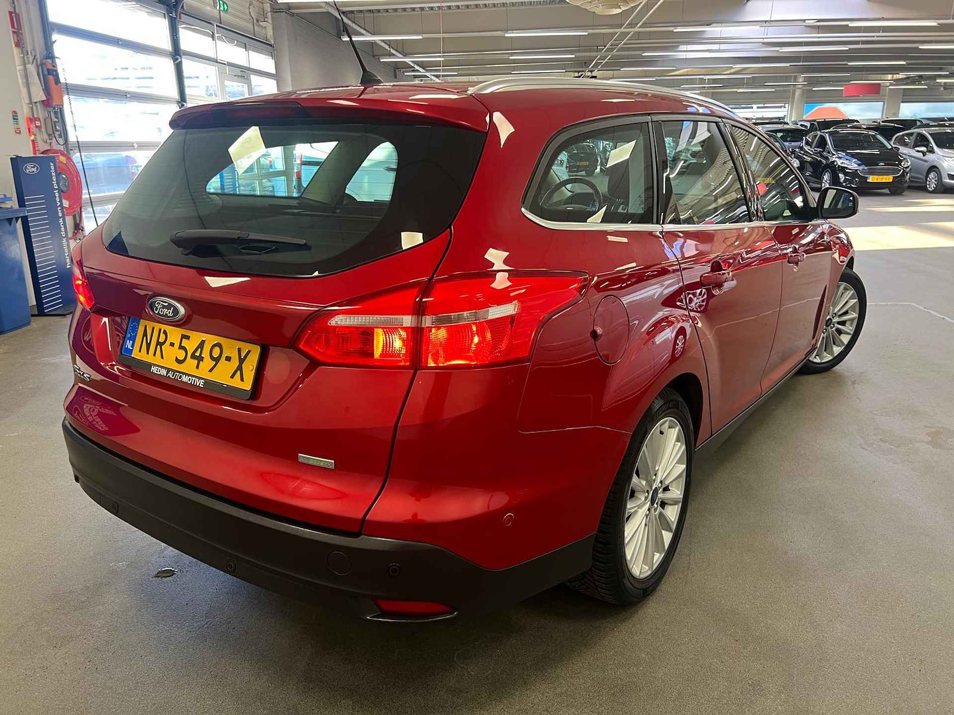 Ford Focus Wagon 1.0 Titanium | Navi | Climate Control | Voorruitverwarming | Keyless | Cruise Control - 2/24