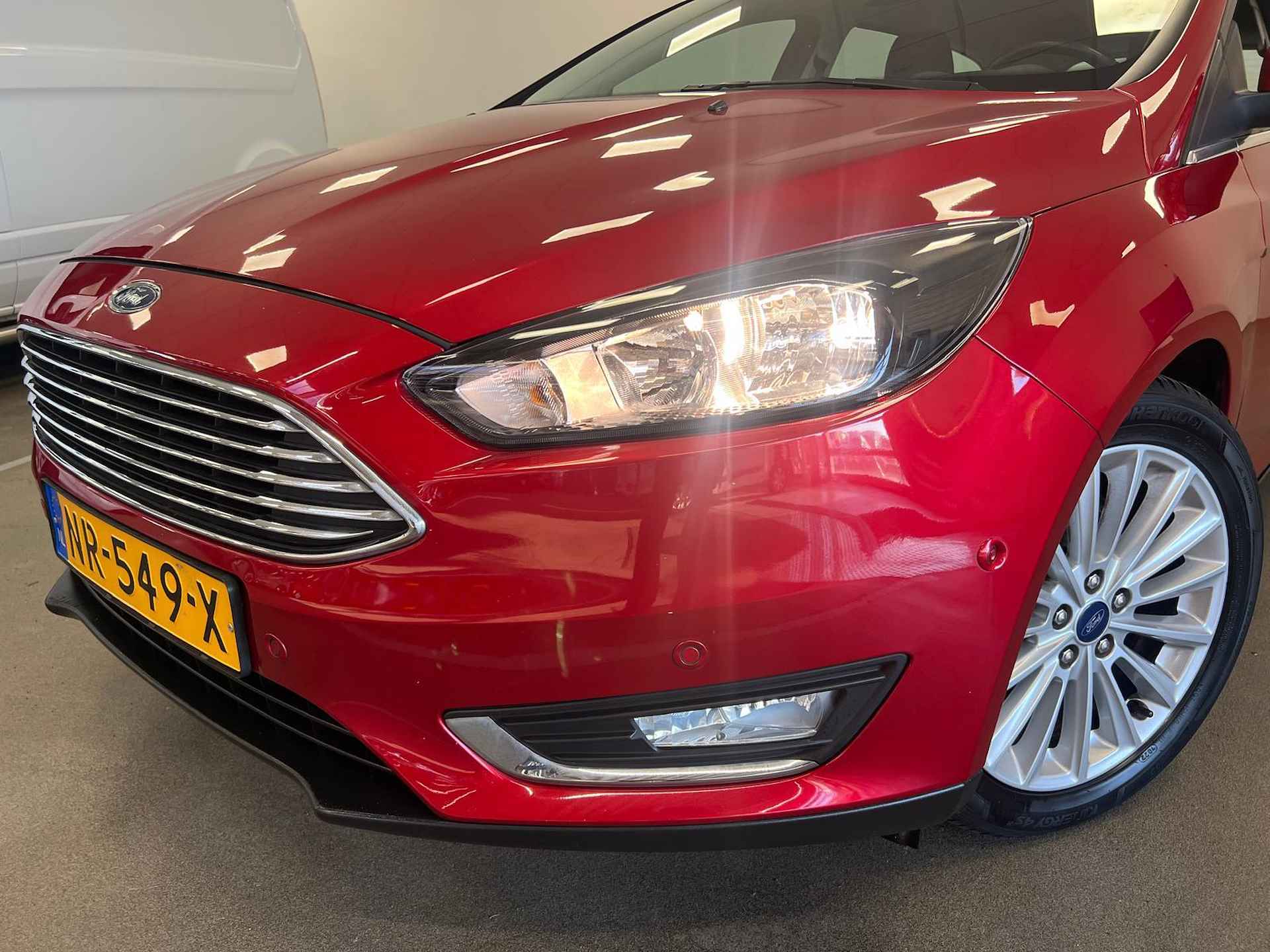 Ford Focus Wagon 1.0 Titanium | Navi | Climate Control | Voorruitverwarming | Keyless | Cruise Control - 6/24