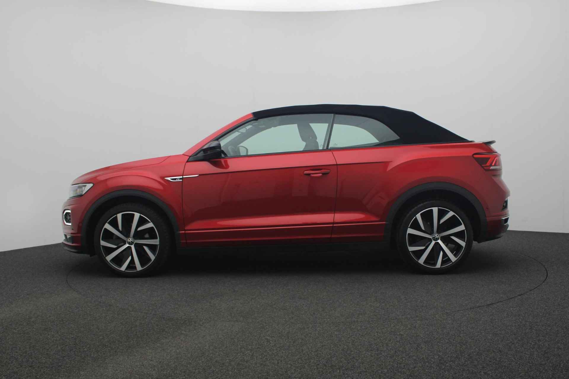 Volkswagen T-Roc Cabrio 1.5 TSI 150PK DSG R-Line Black Style | Leer | Trekhaak | Navi | 19 inch | BEATS | Camera | Keyless - 23/46