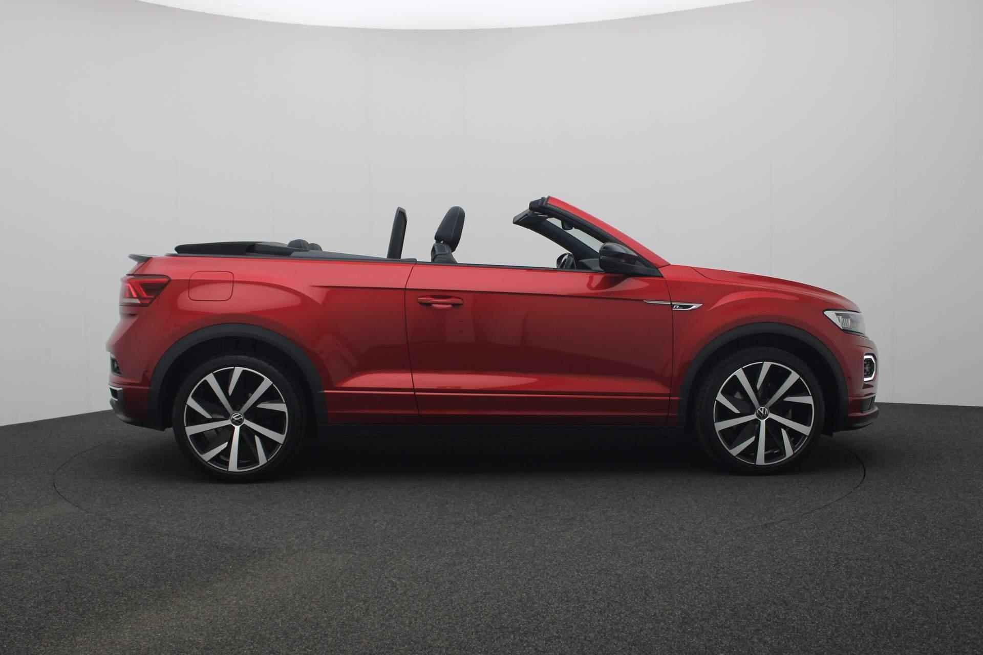 Volkswagen T-Roc Cabrio 1.5 TSI 150PK DSG R-Line Black Style | Leer | Trekhaak | Navi | 19 inch | BEATS | Camera | Keyless - 24/46