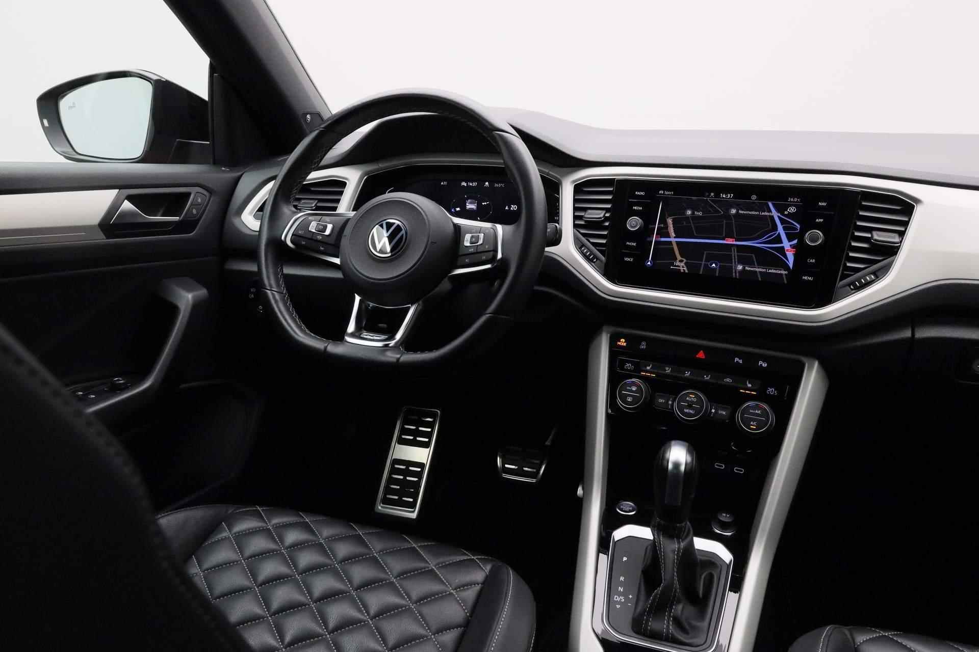 Volkswagen T-Roc Cabrio 1.5 TSI 150PK DSG R-Line Black Style | Leer | Trekhaak | Navi | 19 inch | BEATS | Camera | Keyless - 32/46