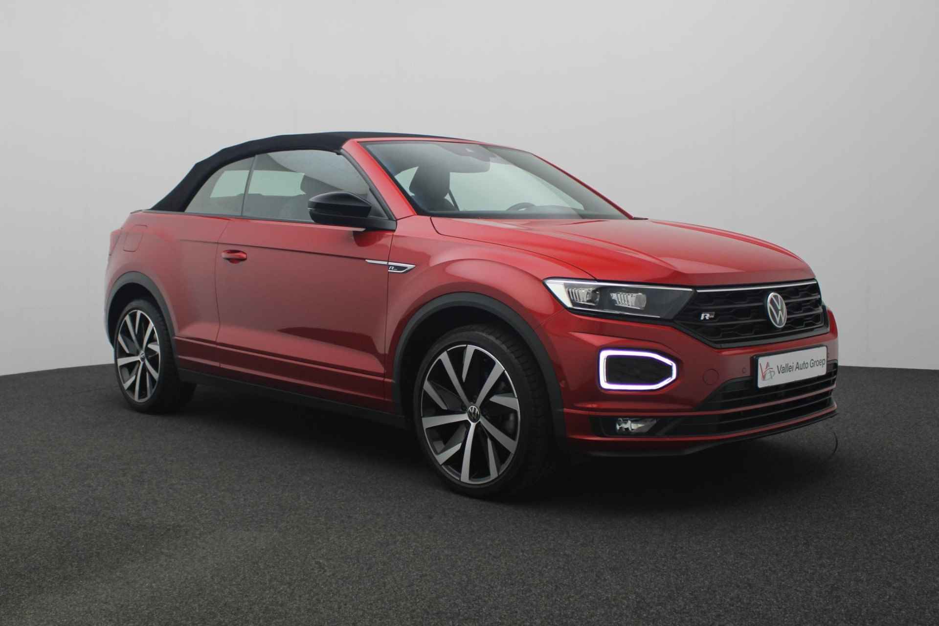 Volkswagen T-Roc Cabrio 1.5 TSI 150PK DSG R-Line Black Style | Leer | Trekhaak | Navi | 19 inch | BEATS | Camera | Keyless - 40/46