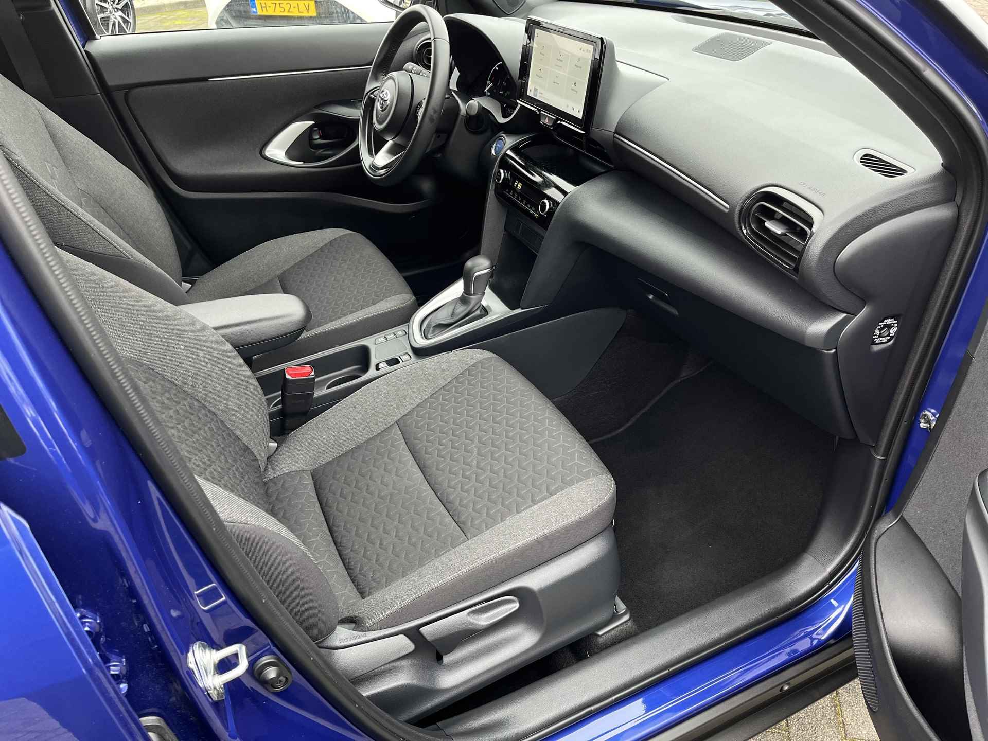 Toyota Yaris Cross 1.5 Hybrid Dynamic | Navigatie | Apple CarPlay/Android auto | Achteruitrijcamera - 12/31