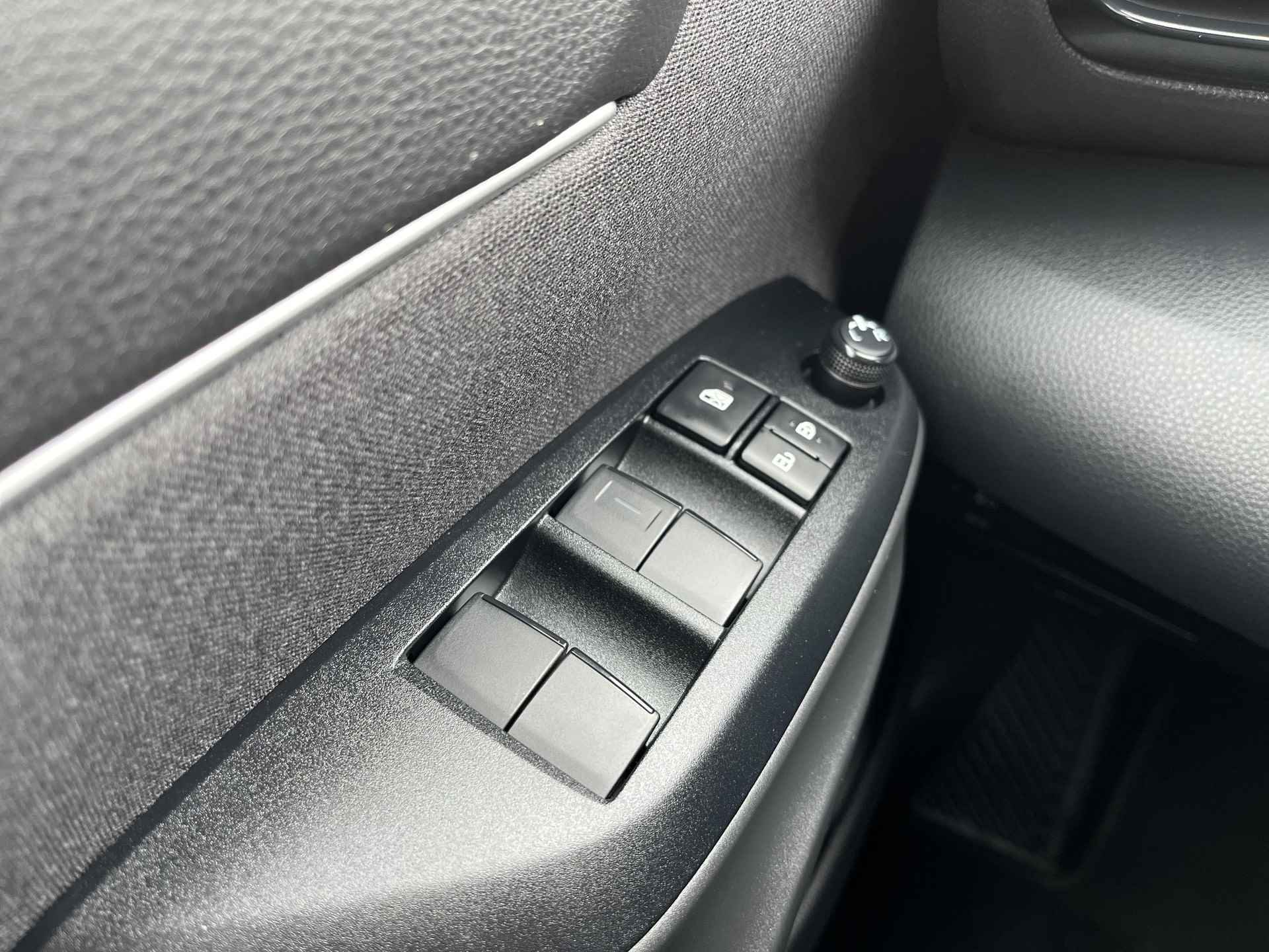 Toyota Yaris Cross 1.5 Hybrid Dynamic | Navigatie | Apple CarPlay/Android auto | Achteruitrijcamera - 27/31
