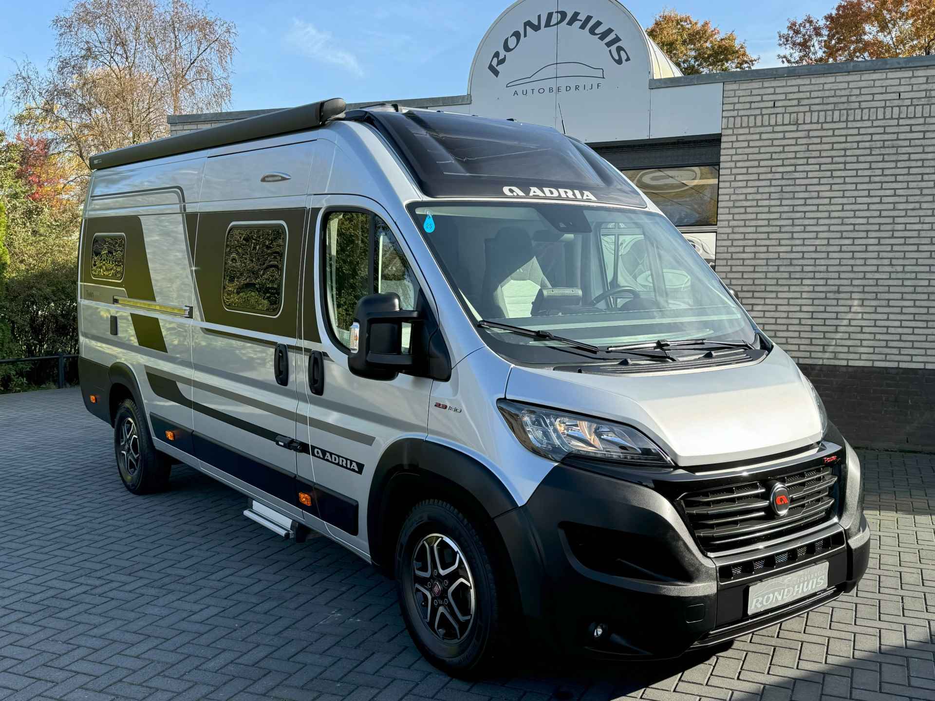 Adria Twin Supreme 640 SLB 160 pk AUTOMAAT 9-Traps Euro6 Fiat Ducato Maxi **Enkele lengtebedden/4 zitplaatsen/Lithium/Maxxfan/Afn. Tre - 2/66