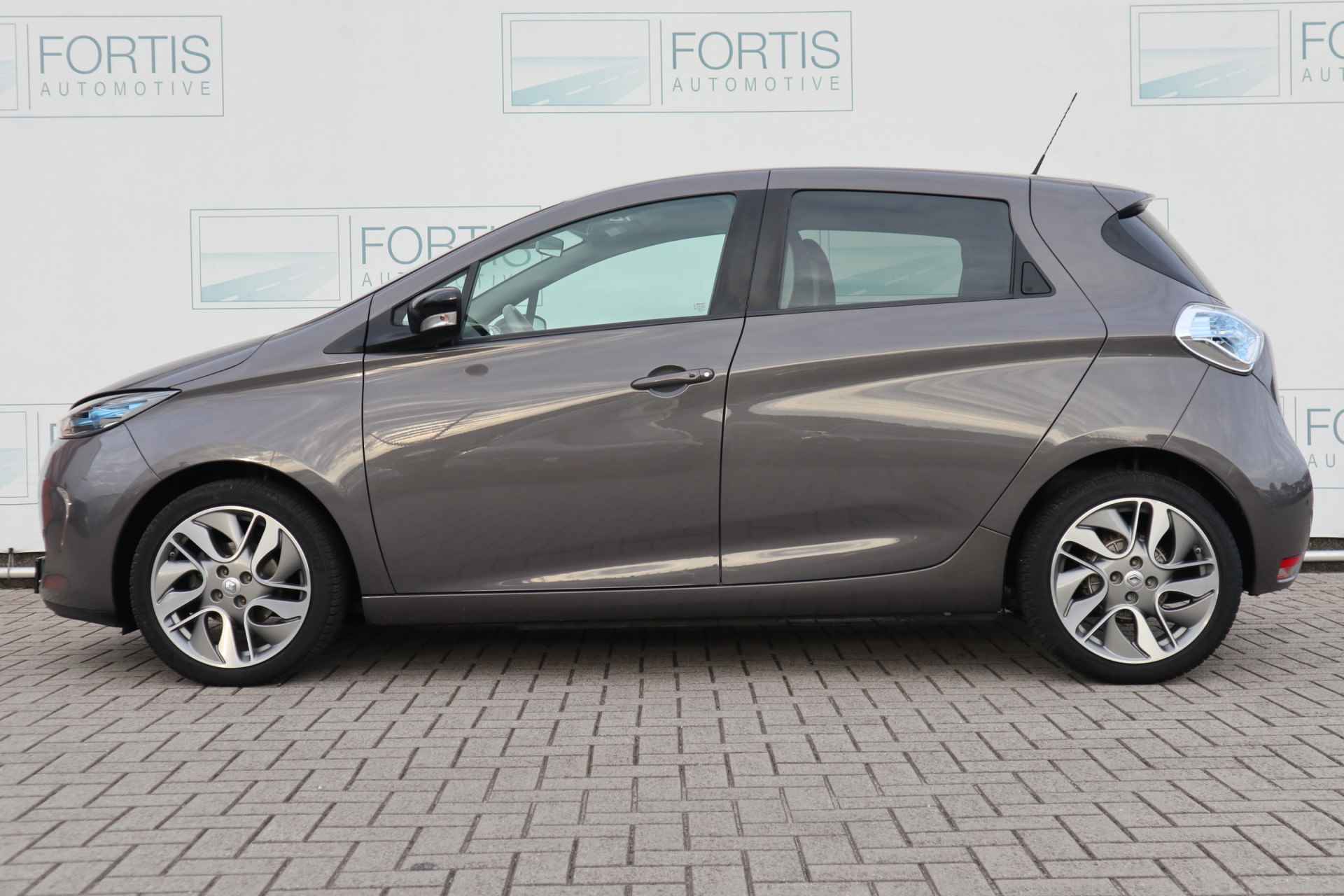 Renault ZOE R240 Intens 22 kWh (ex Accu) NL AUTO | LEDER | CAMERA | BOSE | - 6/33