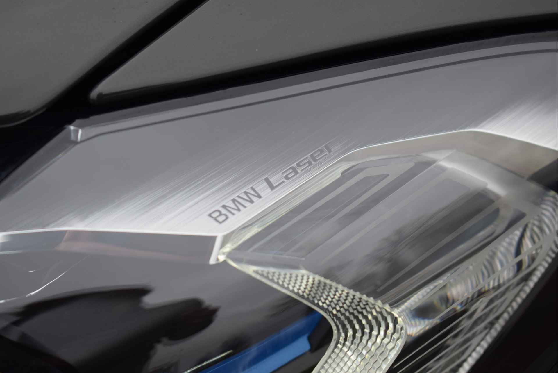 BMW i4 M50 High Executive 84 kWh / BMW M 50 Jahre uitvoering / Schuif-kanteldak / Laserlight / M Sportstoelen / Parking Assistant Plus / Driving Assistant Professional - 13/35