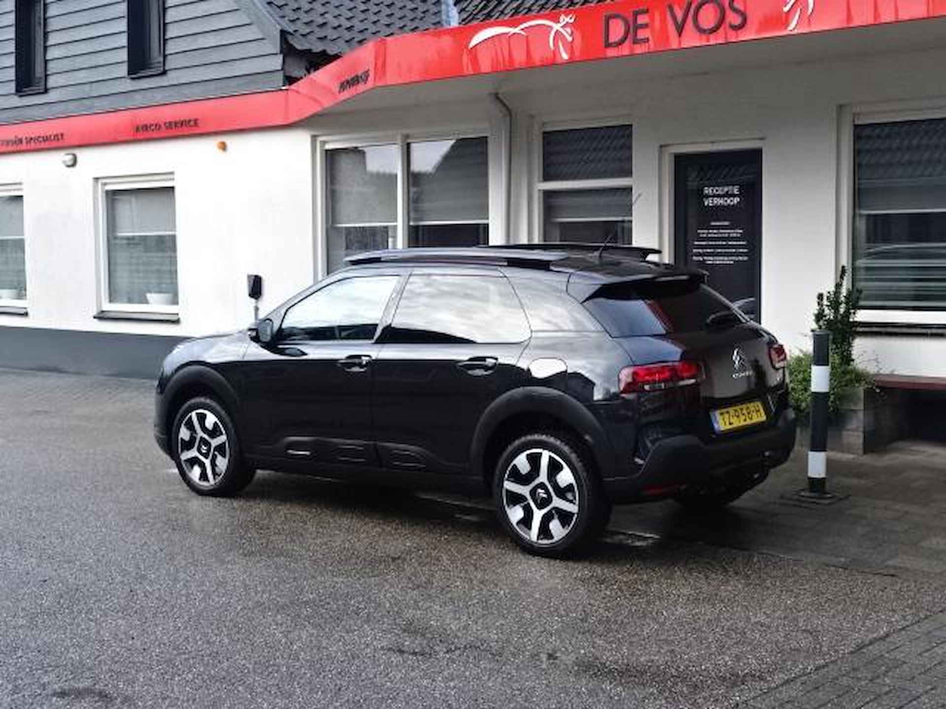 Citroen C4 Cactus 1.2 PureTech Shine - 3/28