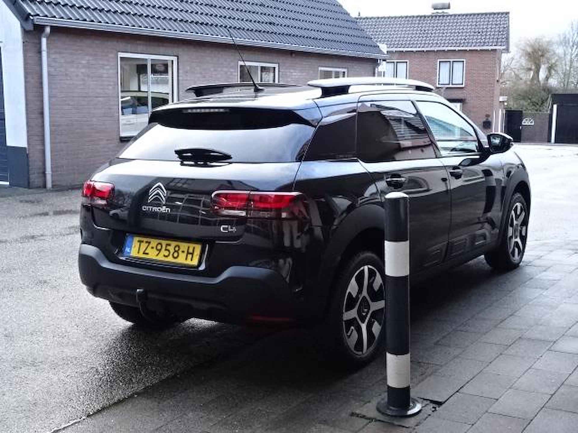 Citroen C4 Cactus 1.2 PureTech Shine - 6/28