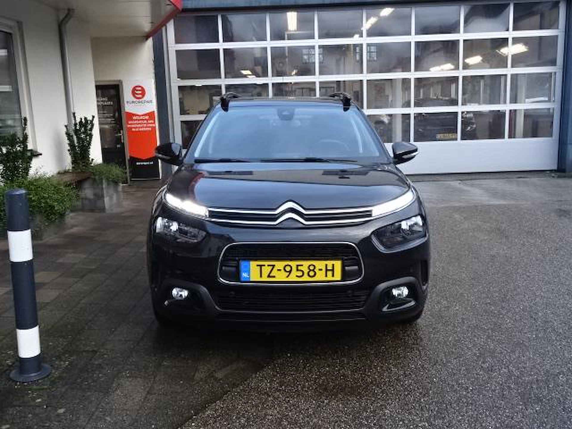 Citroen C4 Cactus 1.2 PureTech Shine - 8/28