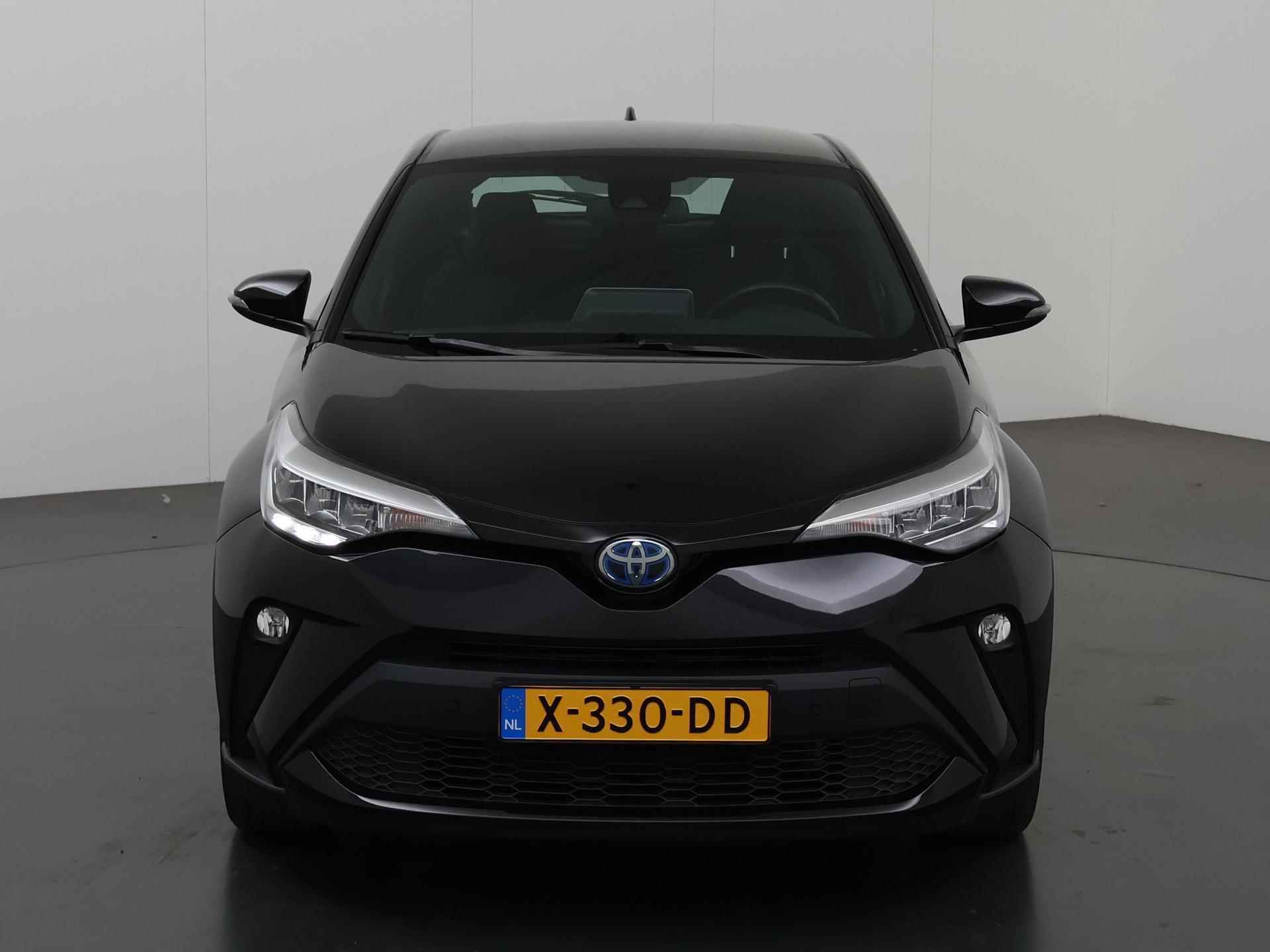 Toyota C-HR 1.8 Hybrid Dynamic |  Camera | Cruise Control | Climate Control | Apple CarPlay | Stoelverwarming | LED | Navigatie | Lichtmetalen Velgen | - 4/39