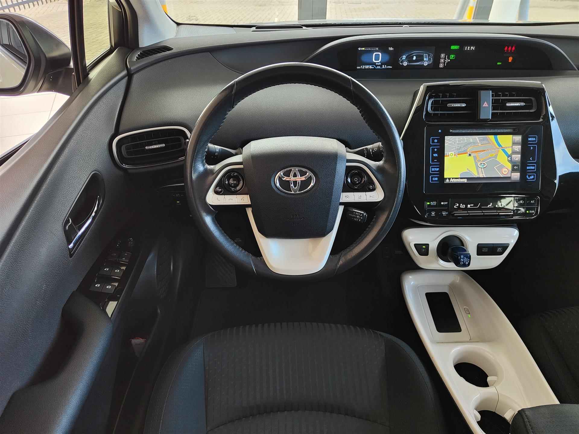 Toyota Prius 1.8 Hybrid Dynamic | HUD | Trekhaak | Camera | Lane assist - 14/20