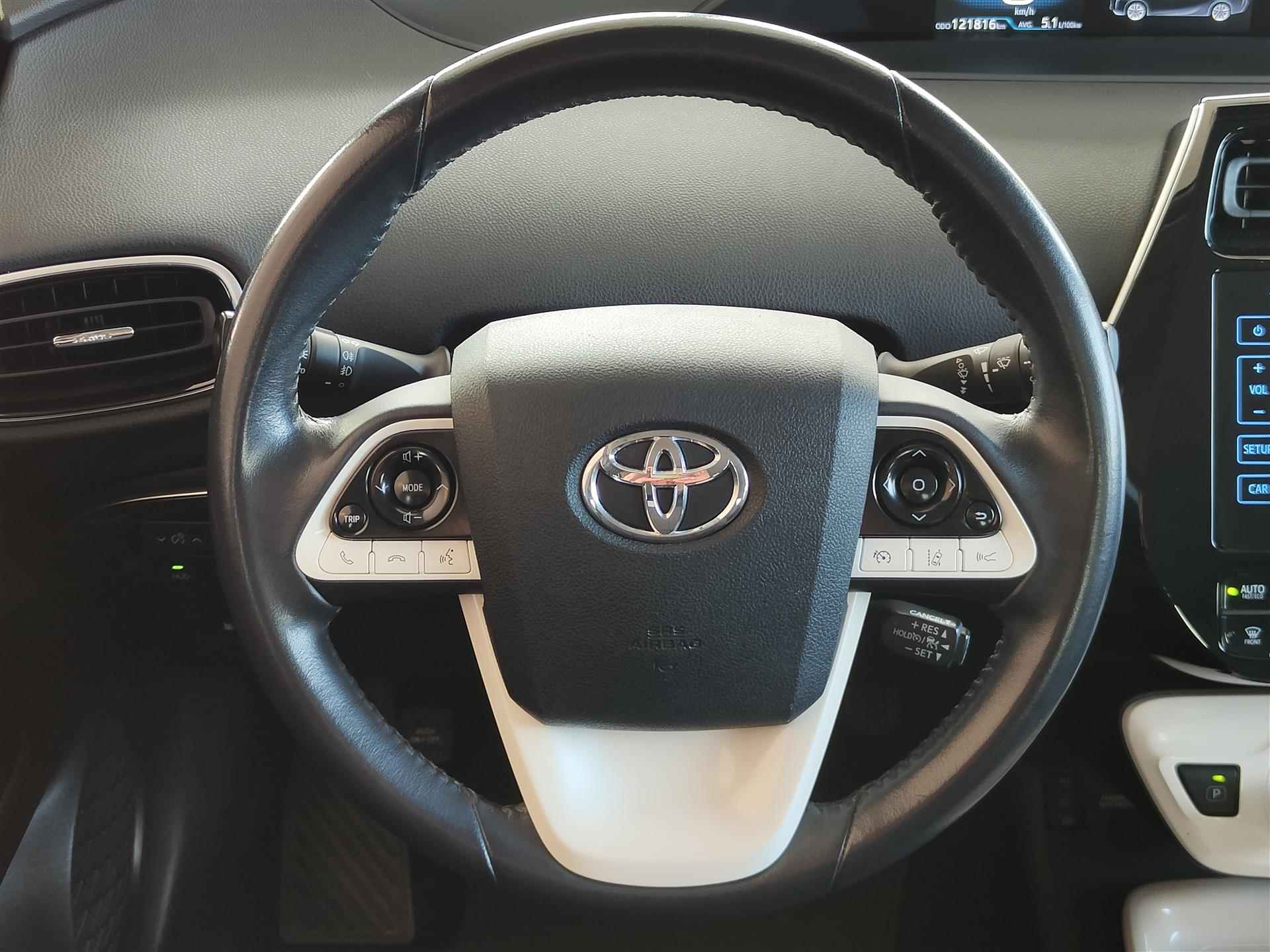 Toyota Prius 1.8 Hybrid Dynamic | HUD | Trekhaak | Camera | Lane assist - 15/20