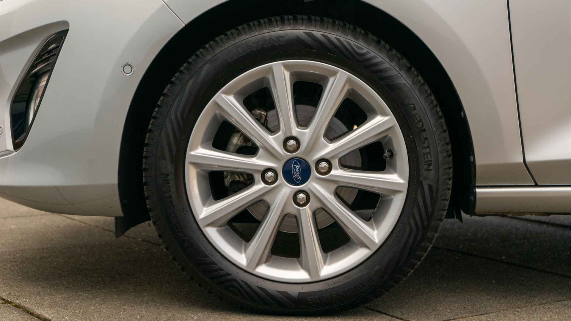 Ford Fiesta 1.0 EcoBoost Titanium | Camera | Parkeersensoren voor en achter | Trekhaak met afneembare kogel | Verwarmbare voorruit | Dealer onderhouden | - 7/26