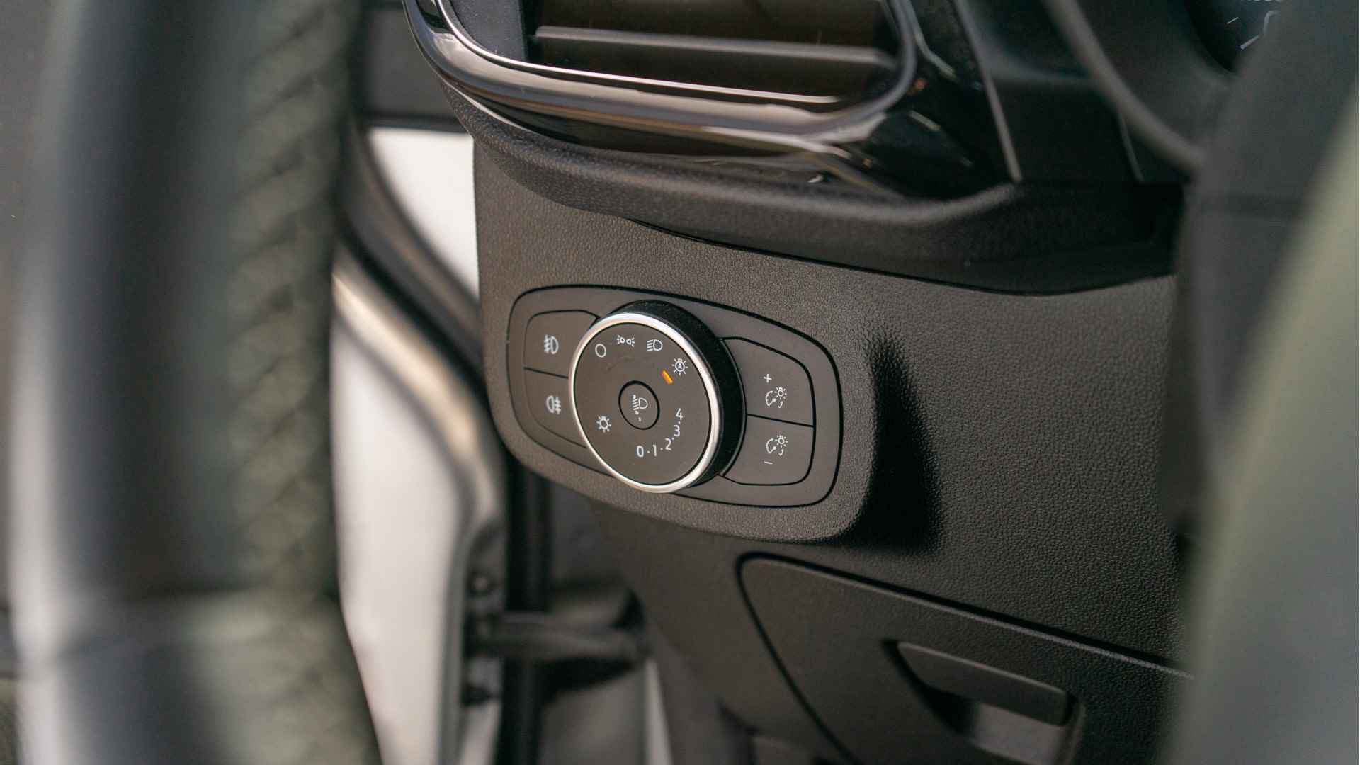 Ford Fiesta 1.0 EcoBoost Titanium | Camera | Parkeersensoren voor en achter | Trekhaak met afneembare kogel | Verwarmbare voorruit | Dealer onderhouden | - 11/26