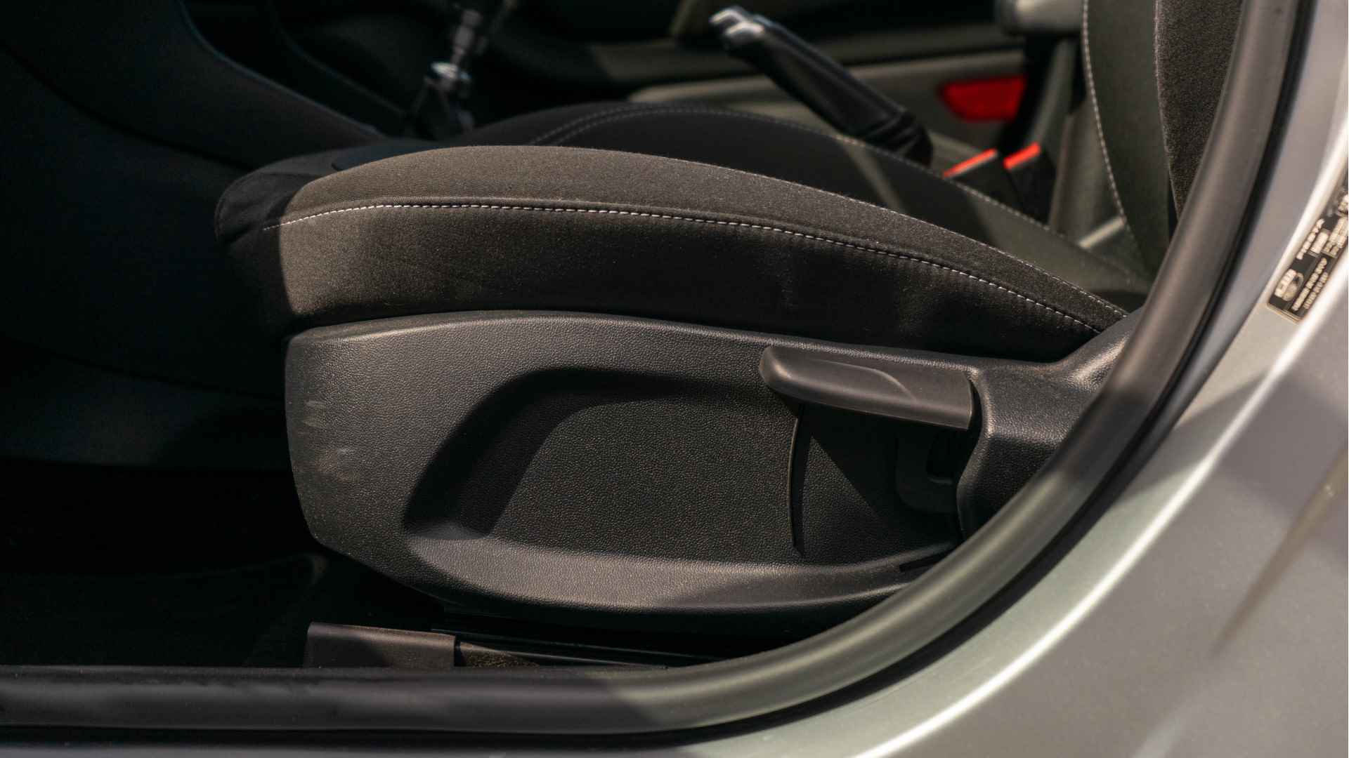 Ford Fiesta 1.0 EcoBoost Titanium | Camera | Parkeersensoren voor en achter | Trekhaak met afneembare kogel | Verwarmbare voorruit | Dealer onderhouden | - 13/26