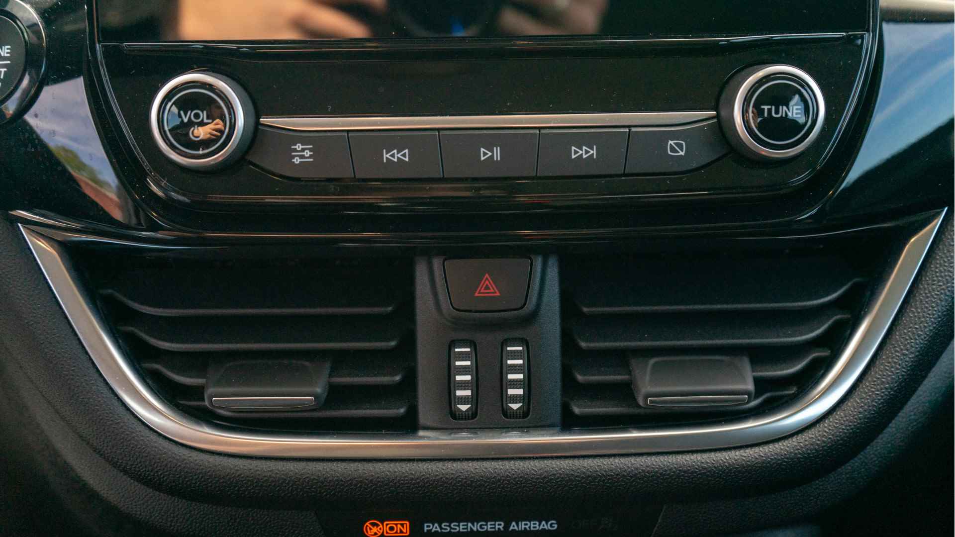 Ford Fiesta 1.0 EcoBoost Titanium | Camera | Parkeersensoren voor en achter | Trekhaak met afneembare kogel | Verwarmbare voorruit | Dealer onderhouden | - 23/26