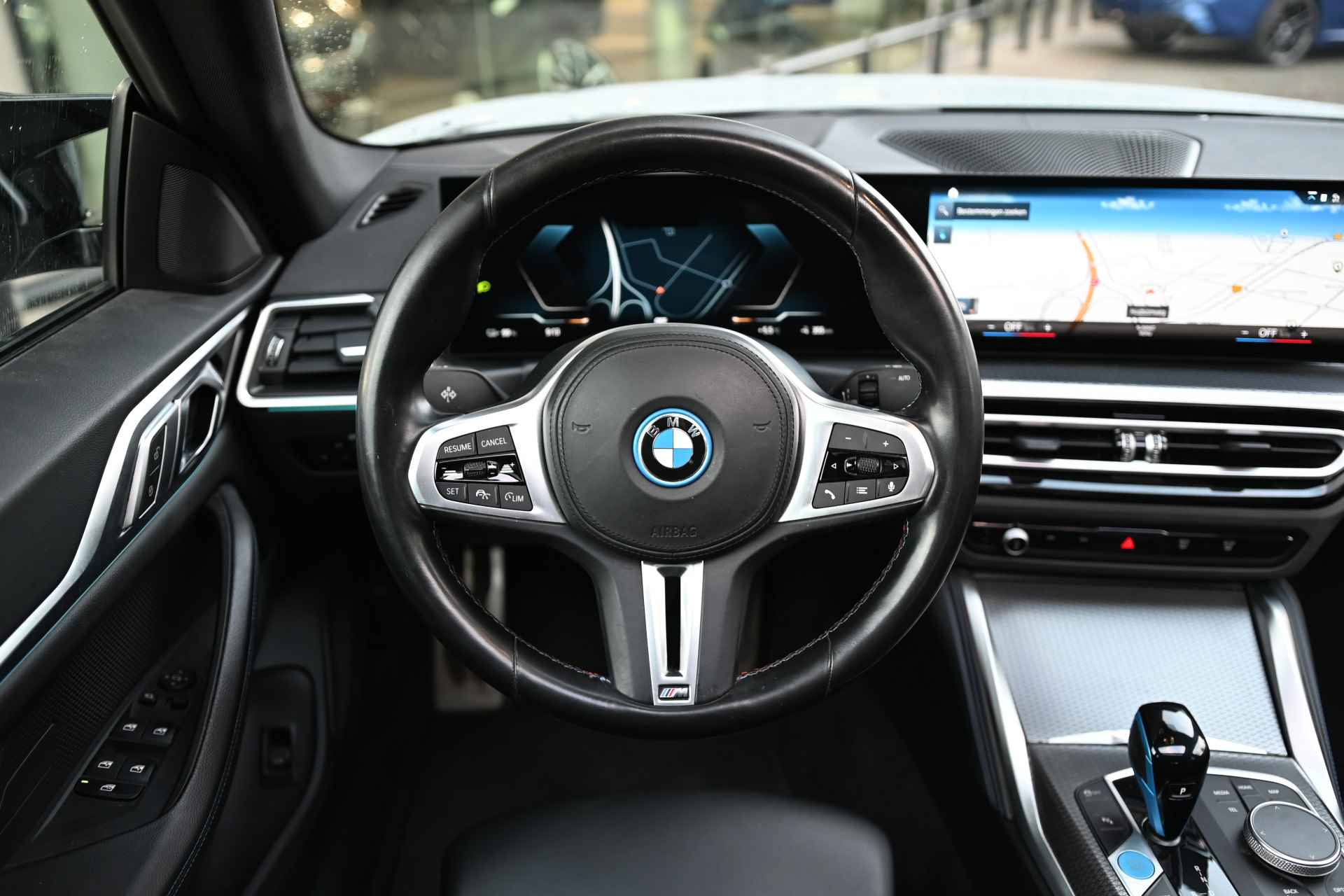 BMW i4 M50 / BMW M 50 Jahre uitvoering / Schuif-kanteldak / M Adaptief onderstel / Live Cockpit Plus / Parking Assistant / Adaptive Cruise Control - 7/26