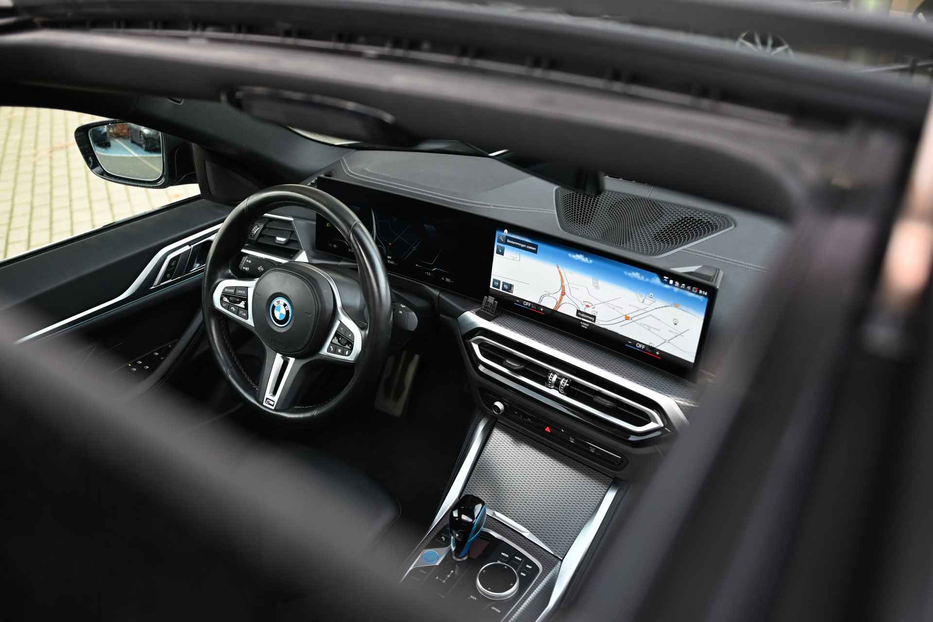 BMW i4 M50 / BMW M 50 Jahre uitvoering / Schuif-kanteldak / M Adaptief onderstel / Live Cockpit Plus / Parking Assistant / Adaptive Cruise Control - 9/26