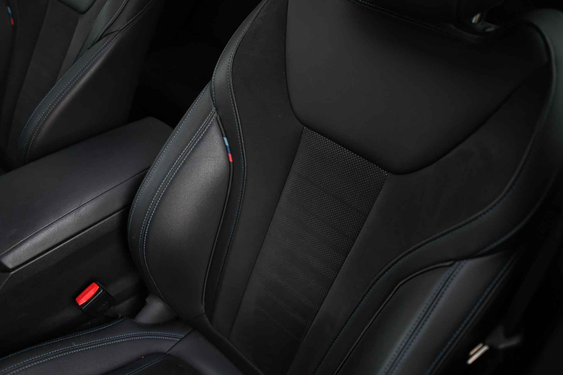 BMW i4 M50 / BMW M 50 Jahre uitvoering / Schuif-kanteldak / M Adaptief onderstel / Live Cockpit Plus / Parking Assistant / Adaptive Cruise Control - 21/26