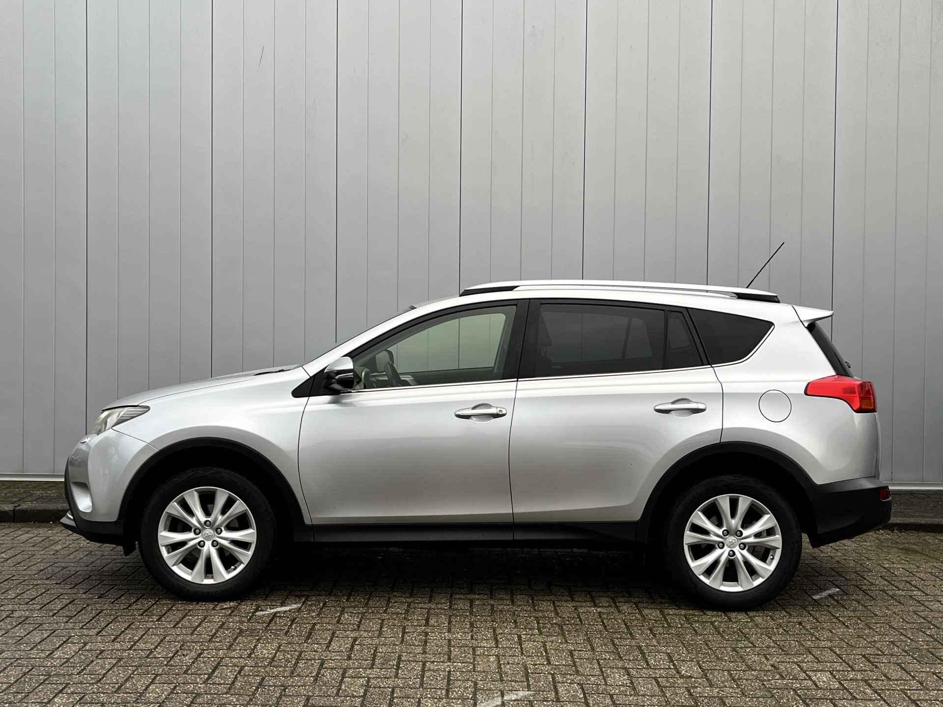 Toyota RAV4 2.2D Executive Business 4WD Leder Stoelverwarming BTW AUTO - 4/25