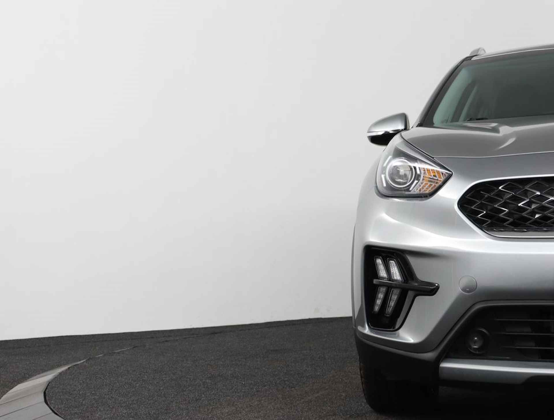 Kia Niro 1.6 GDi Hybrid Edition - Trekhaak - 17 inch lichtmetalen velgen - Apple Carplay/Android Auto - All seasonbanden 12 Maanden Bovag garantie - 13/55