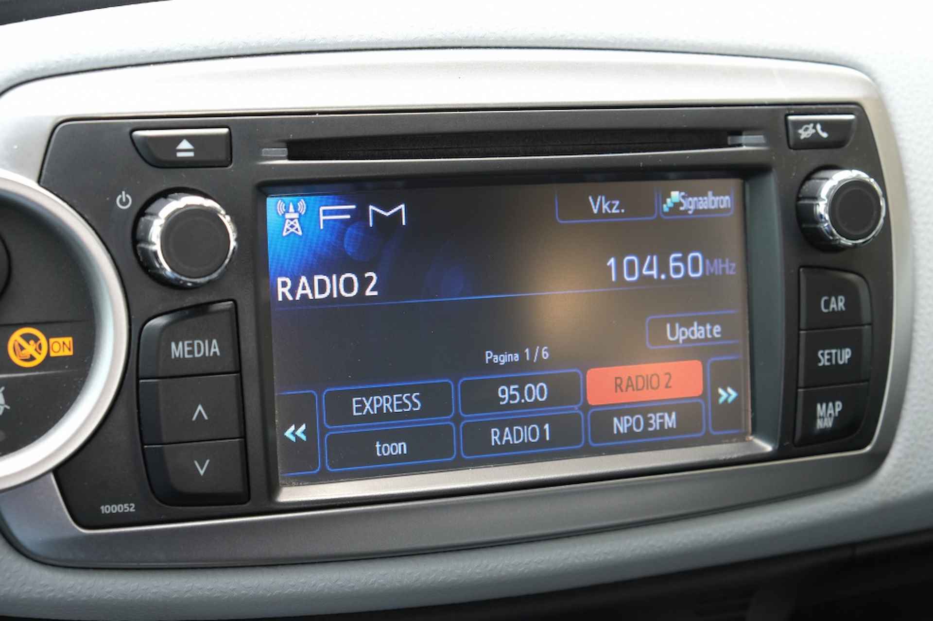 Toyota Yaris 1.5 Full Hybrid 100PK Aspiration Automaat | Climate Control | Cr - 22/40