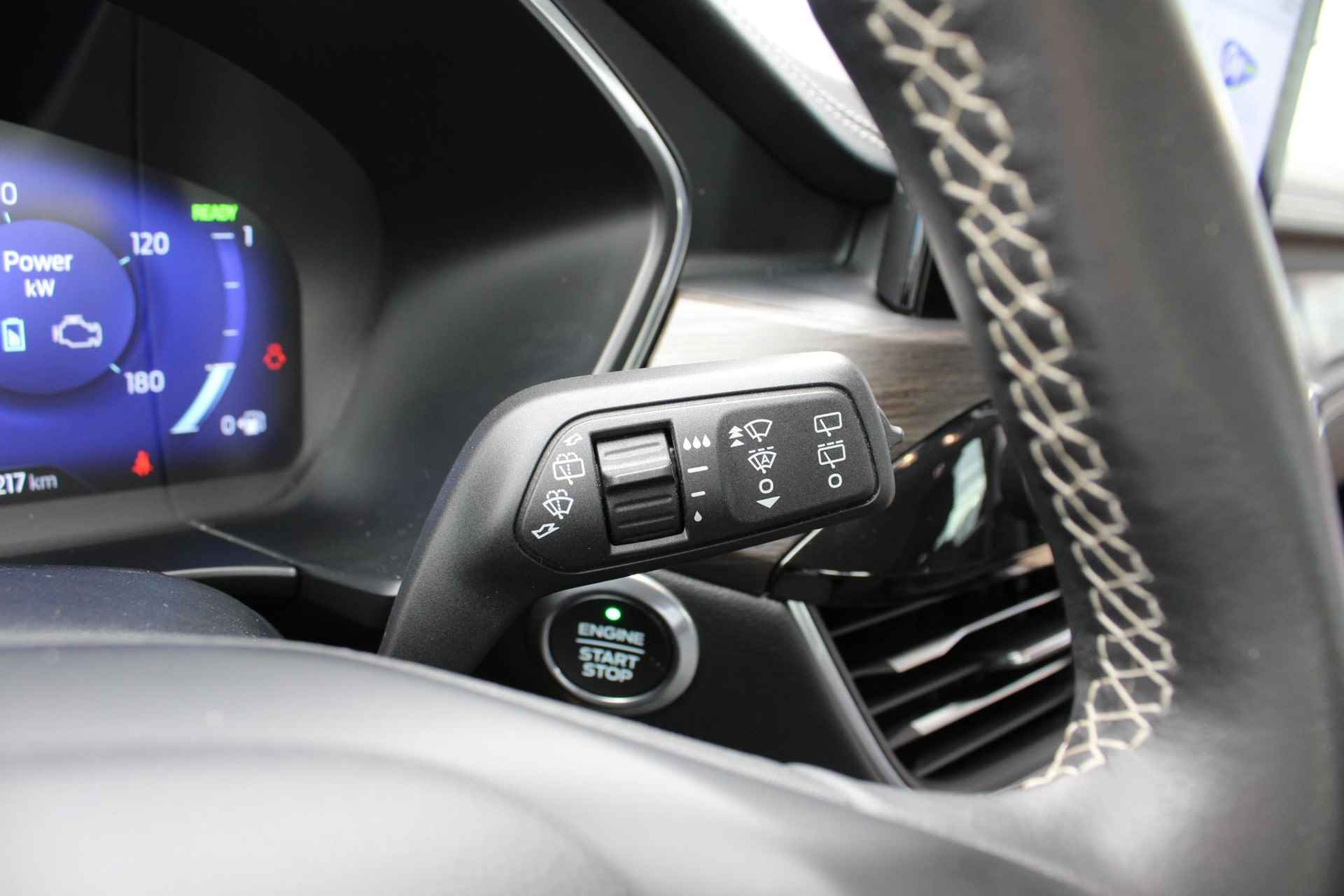 Ford Kuga 2.5 PHEV Vignale | Trekhaak | Stoelverwarming | Climate Control | Navigatie | B&O Audio | - 31/45