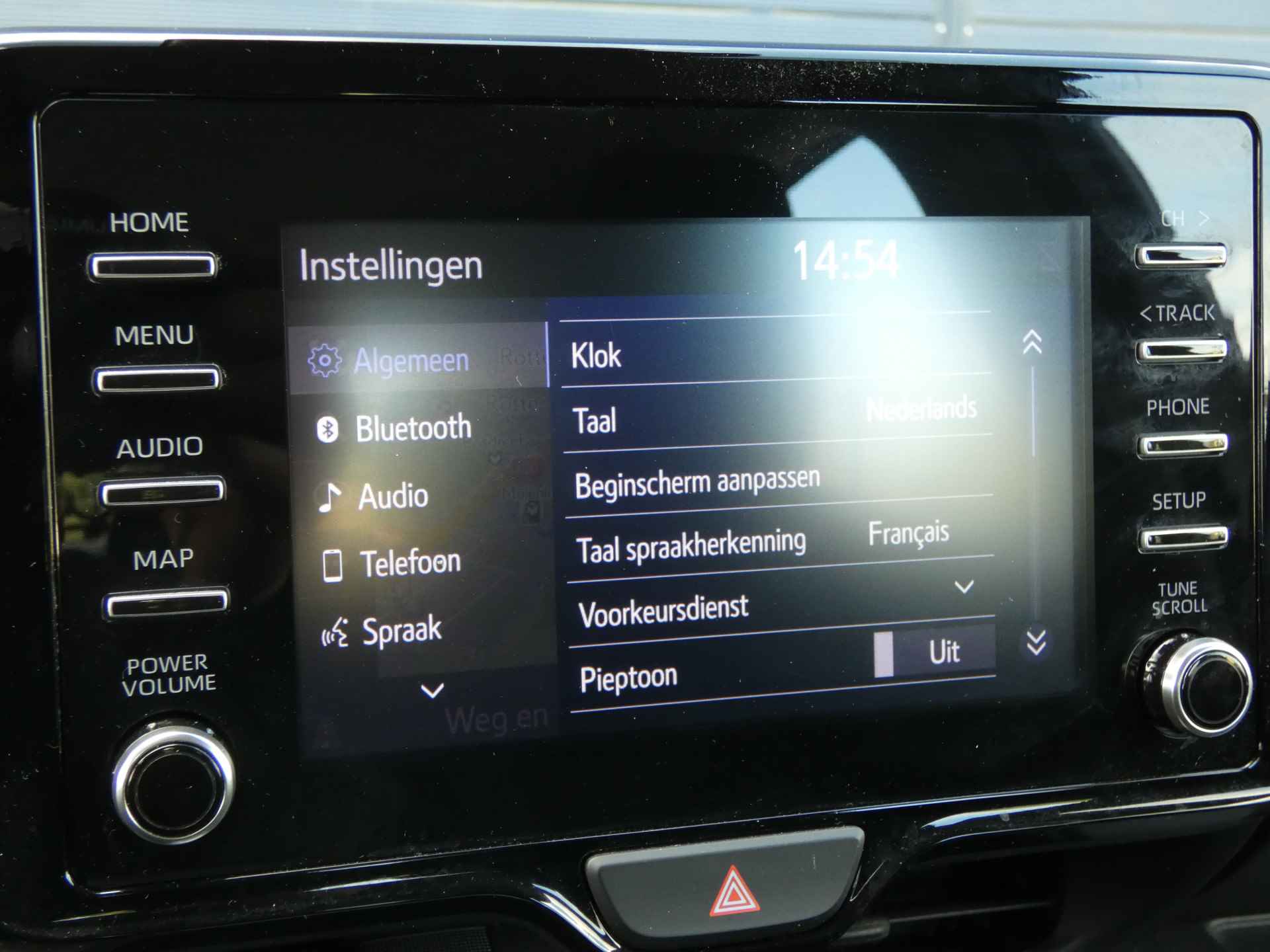 Toyota Yaris 1.5 Hybrid Active Automaat | Navigatie | Apple Carplay & Android Auto | Climate Control - 29/42
