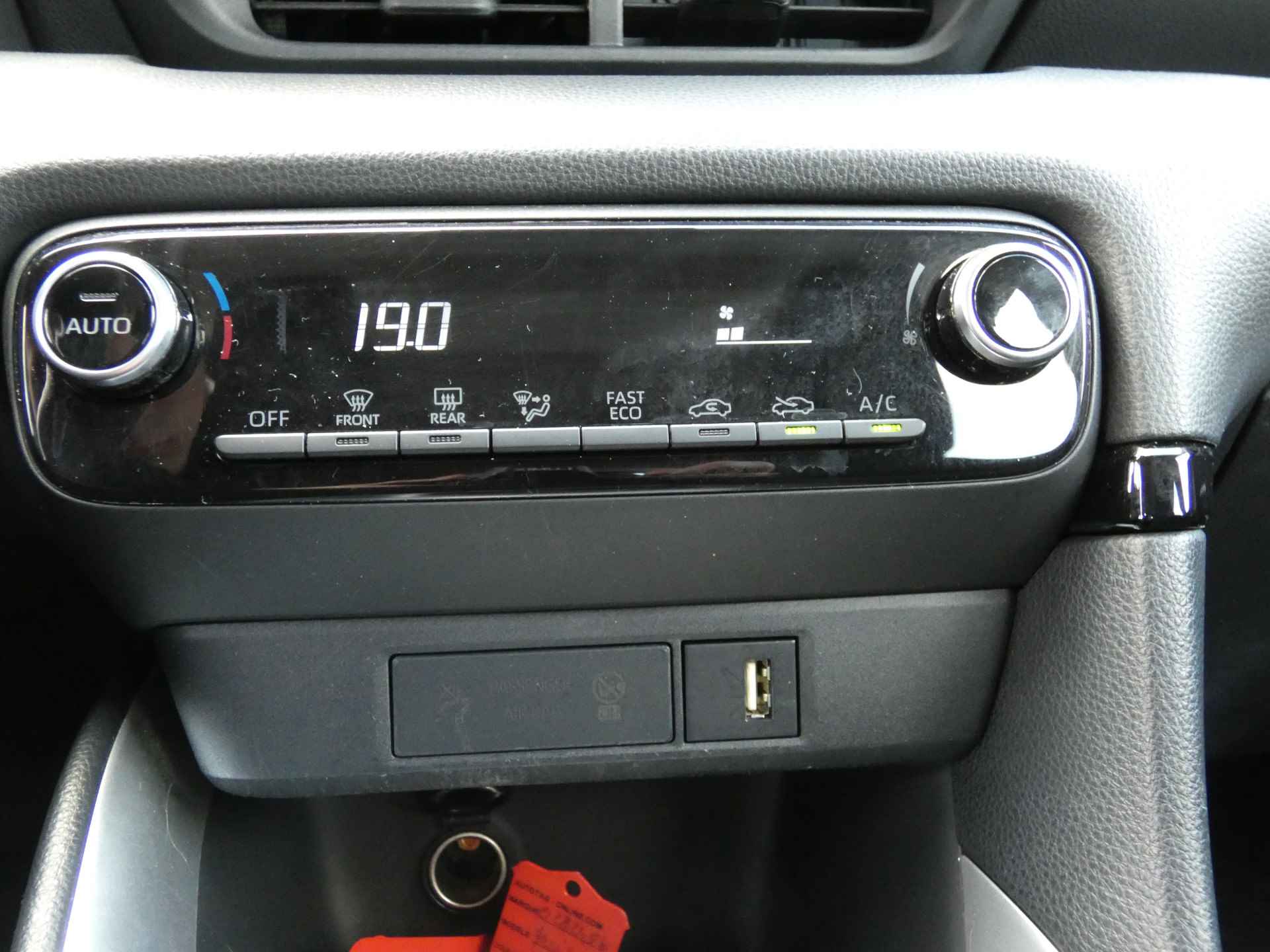 Toyota Yaris 1.5 Hybrid Active Automaat! Navigatie - 30/42