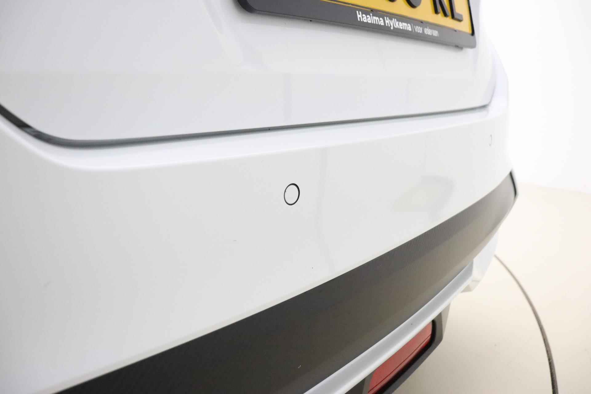 Nissan Micra 1.0 IG-T N-Connecta | Navigatie via Apple Carplay | Airco | Parkeersensoren | Cruise control | Getint glas | Lichtmetalen velgen - 14/32
