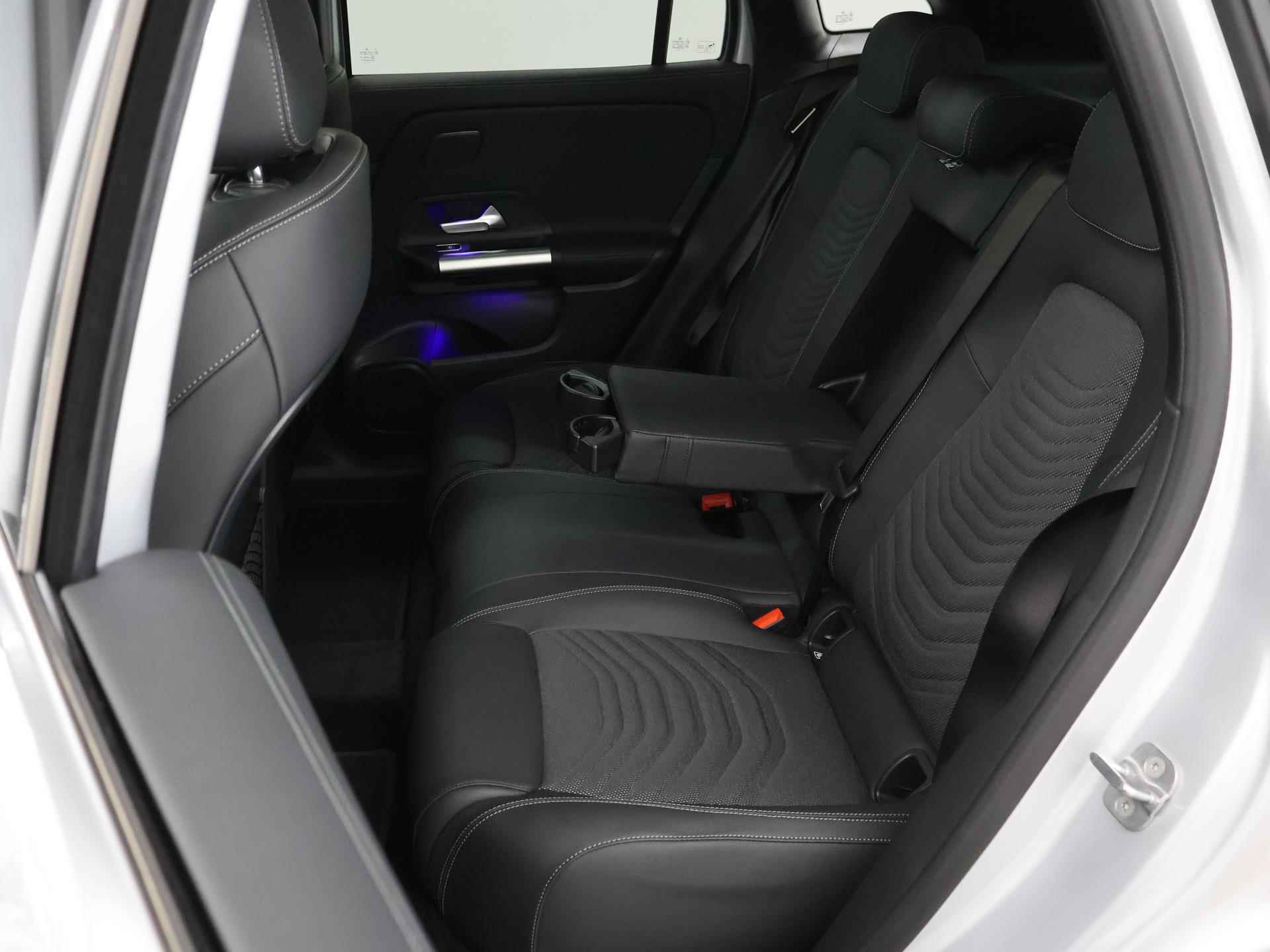 Mercedes-Benz EQA 250+ Business Edition 71 kWh Panoramadak | 360gr camera | Getinte ramen achter | Led verlichting | Sfeerverlichting - 12/49