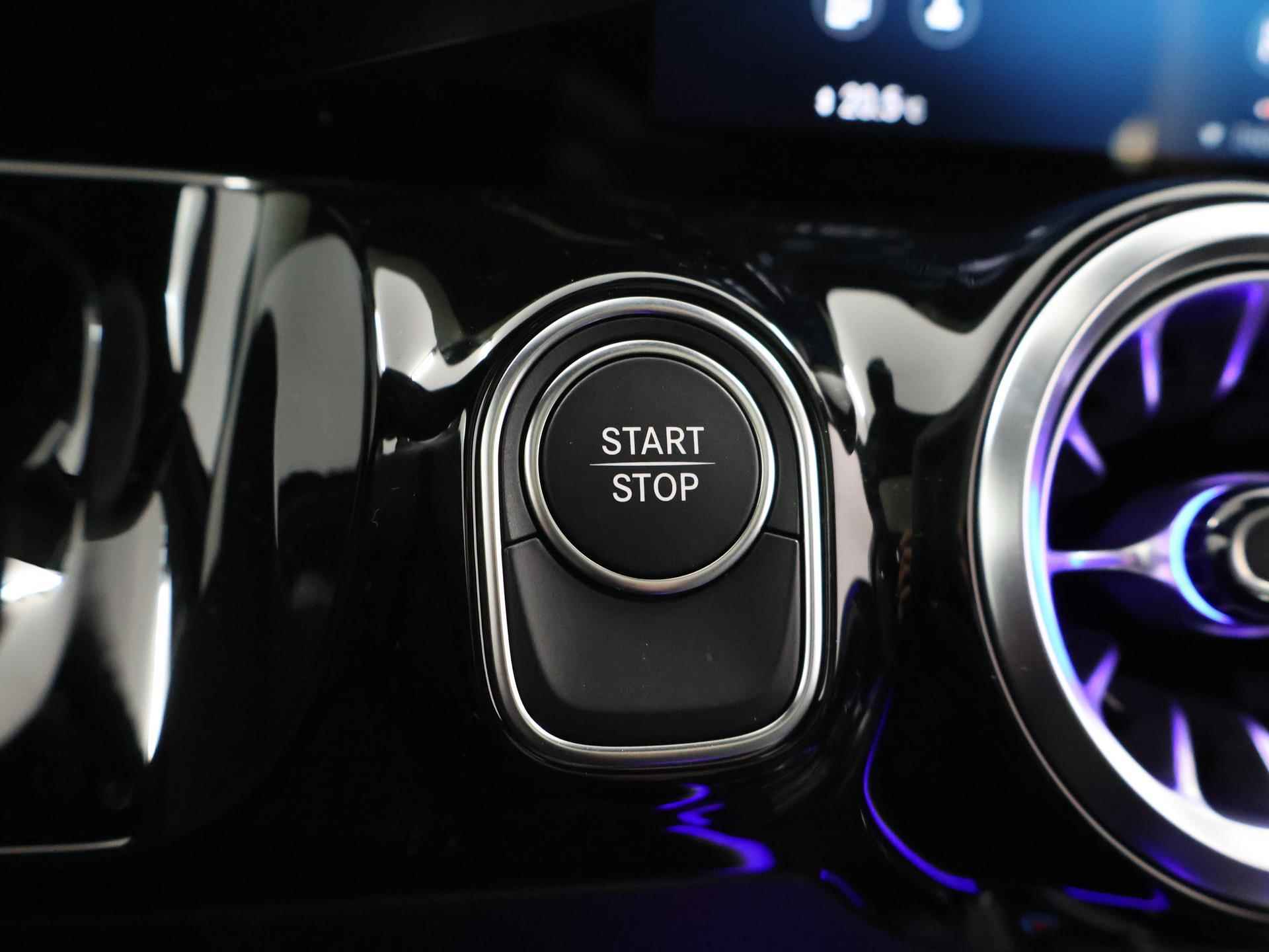 Mercedes-Benz EQA 250+ Business Edition 71 kWh Panoramadak | 360gr camera | Getinte ramen achter | Led verlichting | Sfeerverlichting - 31/49