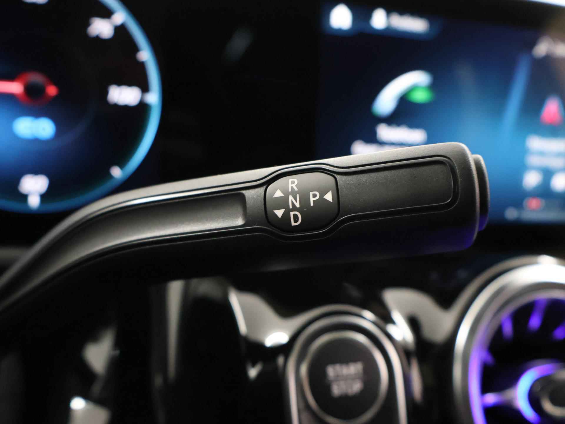 Mercedes-Benz EQA 250+ Business Edition 71 kWh Panoramadak | 360gr camera | Getinte ramen achter | Led verlichting | Sfeerverlichting - 32/49
