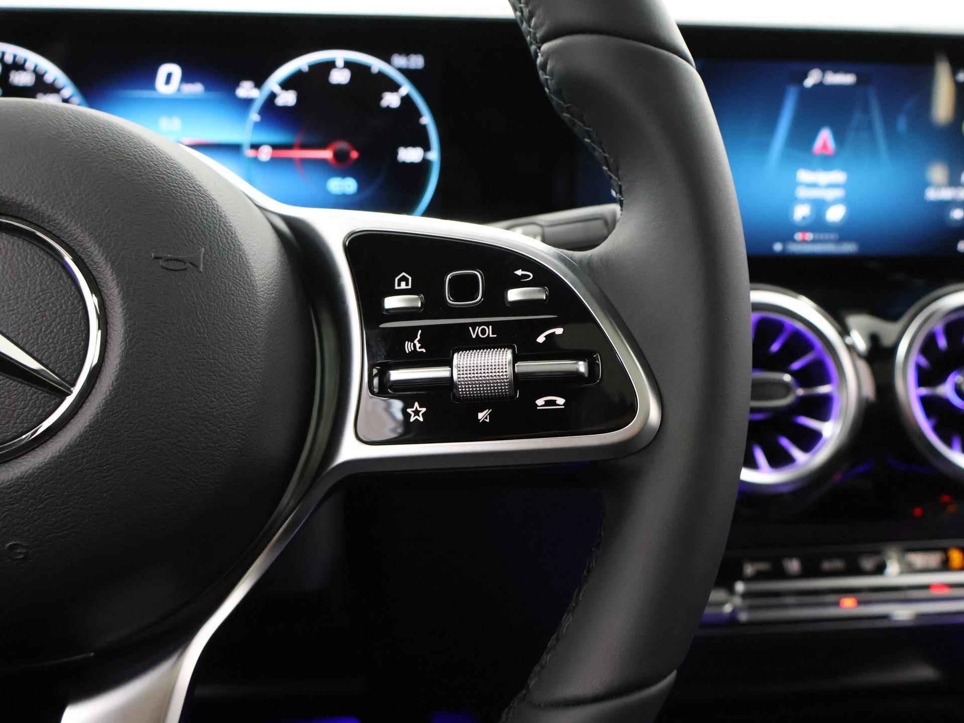 Mercedes-Benz EQA 250+ Business Edition 71 kWh Panoramadak | 360gr camera | Getinte ramen achter | Led verlichting | Sfeerverlichting - 35/49