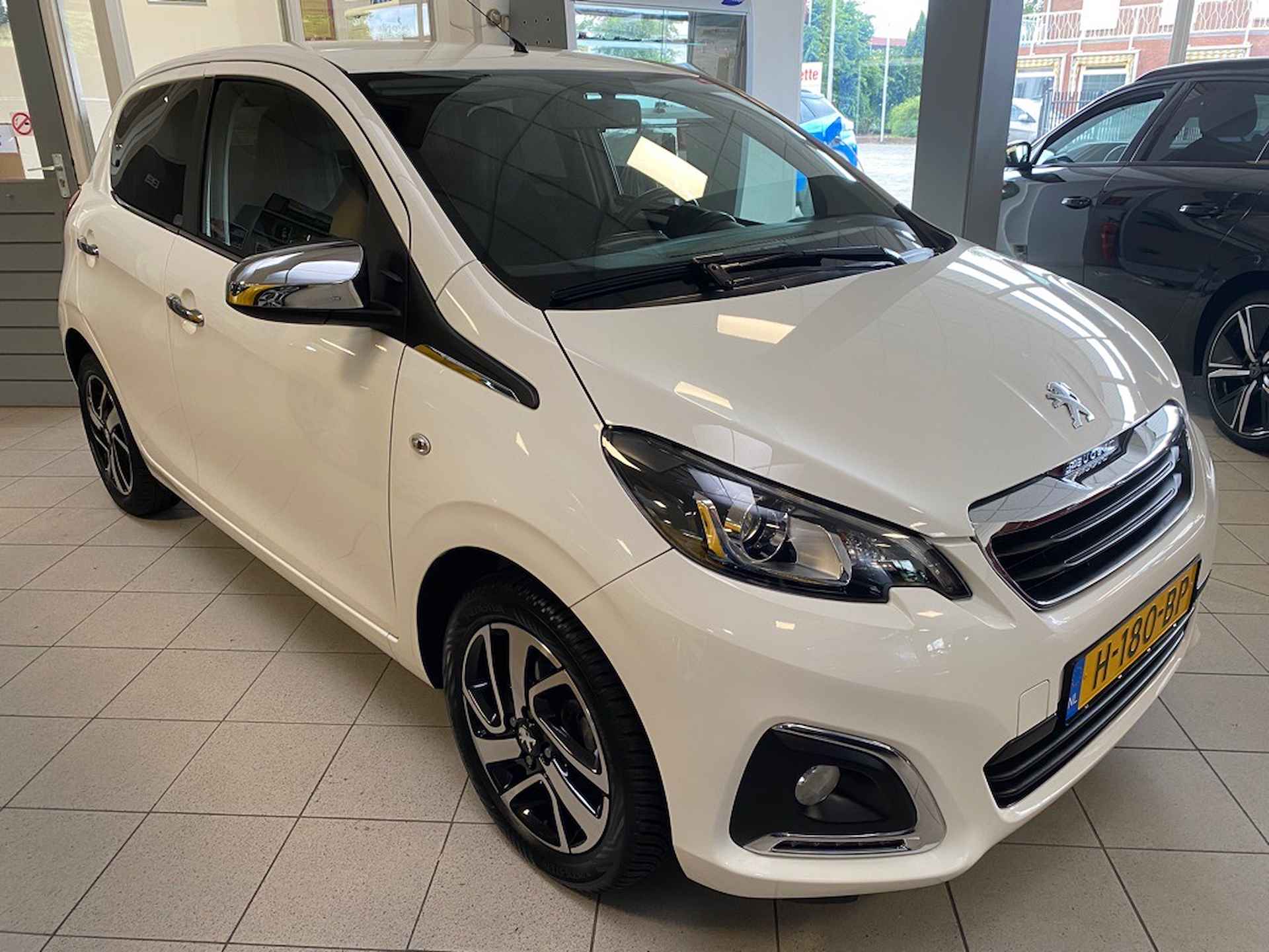 PEUGEOT 108 1.0 e-VTi 72pk 5D Allure - 3/19